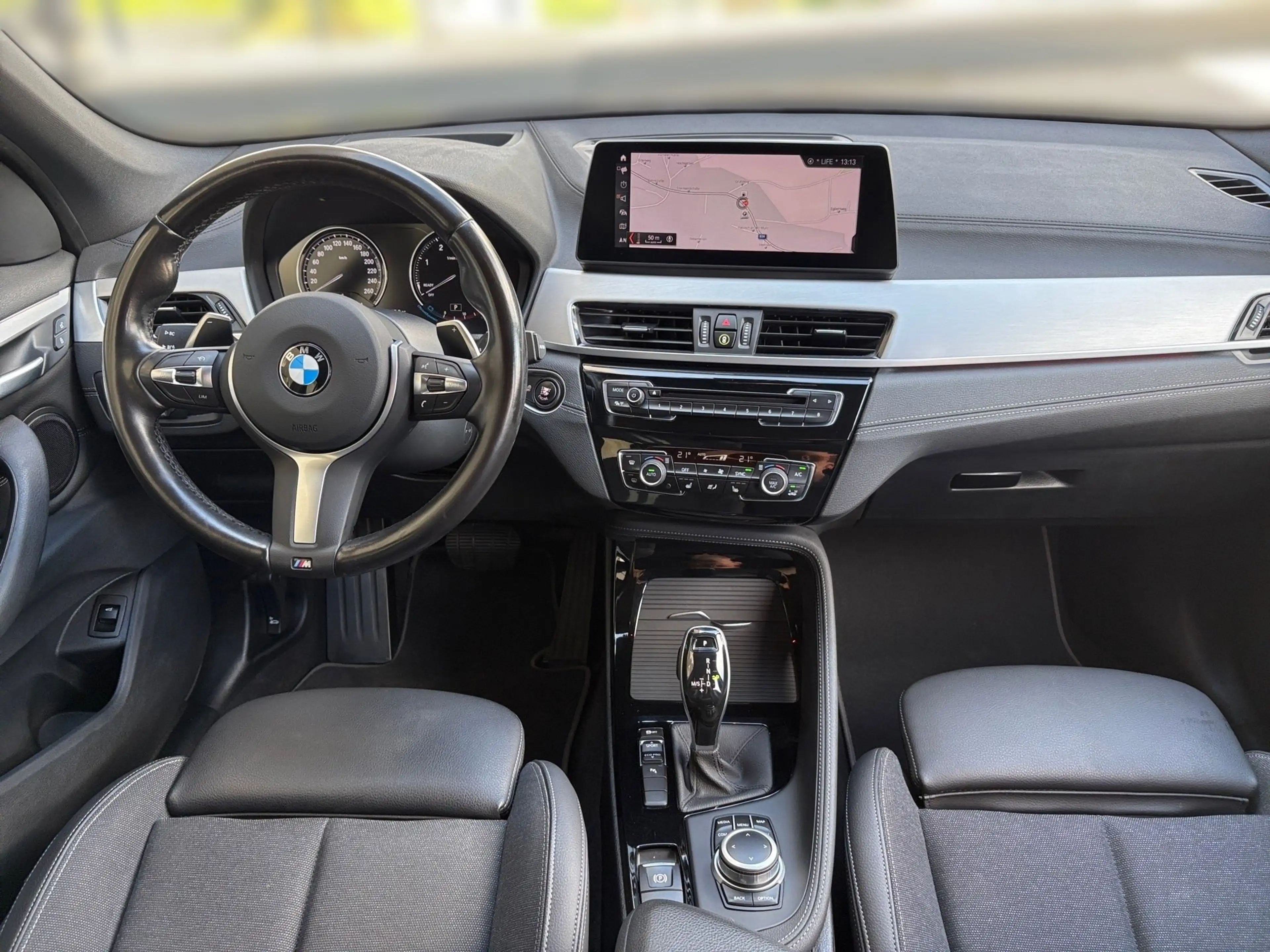 BMW X1 sDrive18d — photo 9