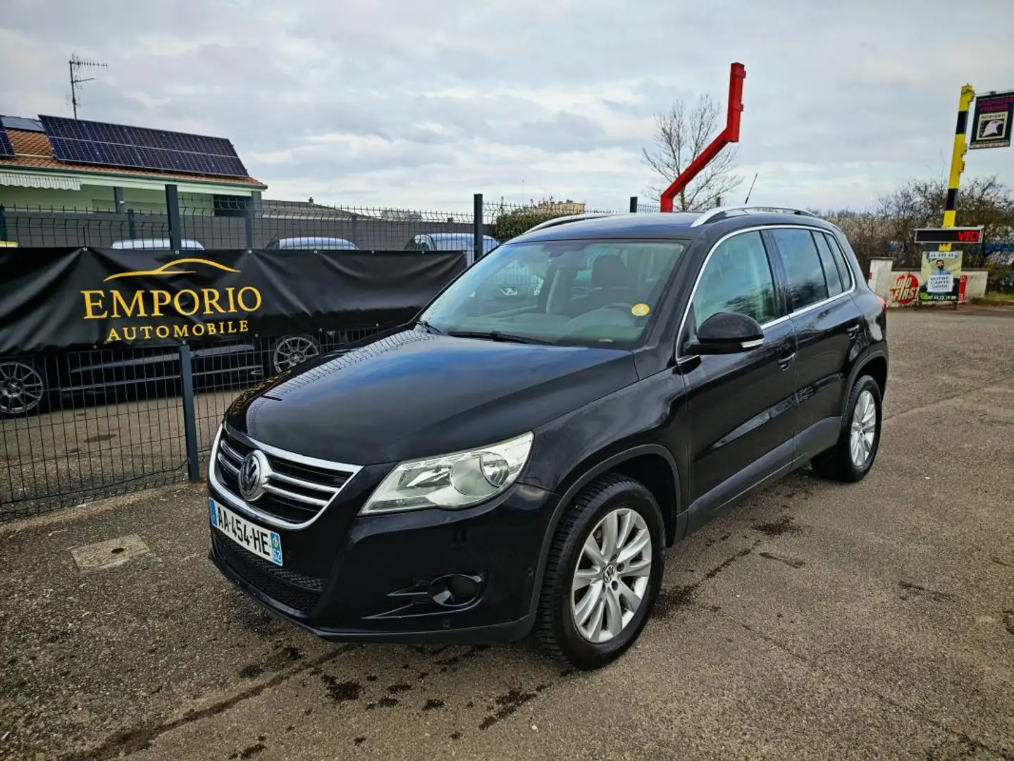 Volkswagen Tiguan 2.0 TDI 140 FAP Noir - 1