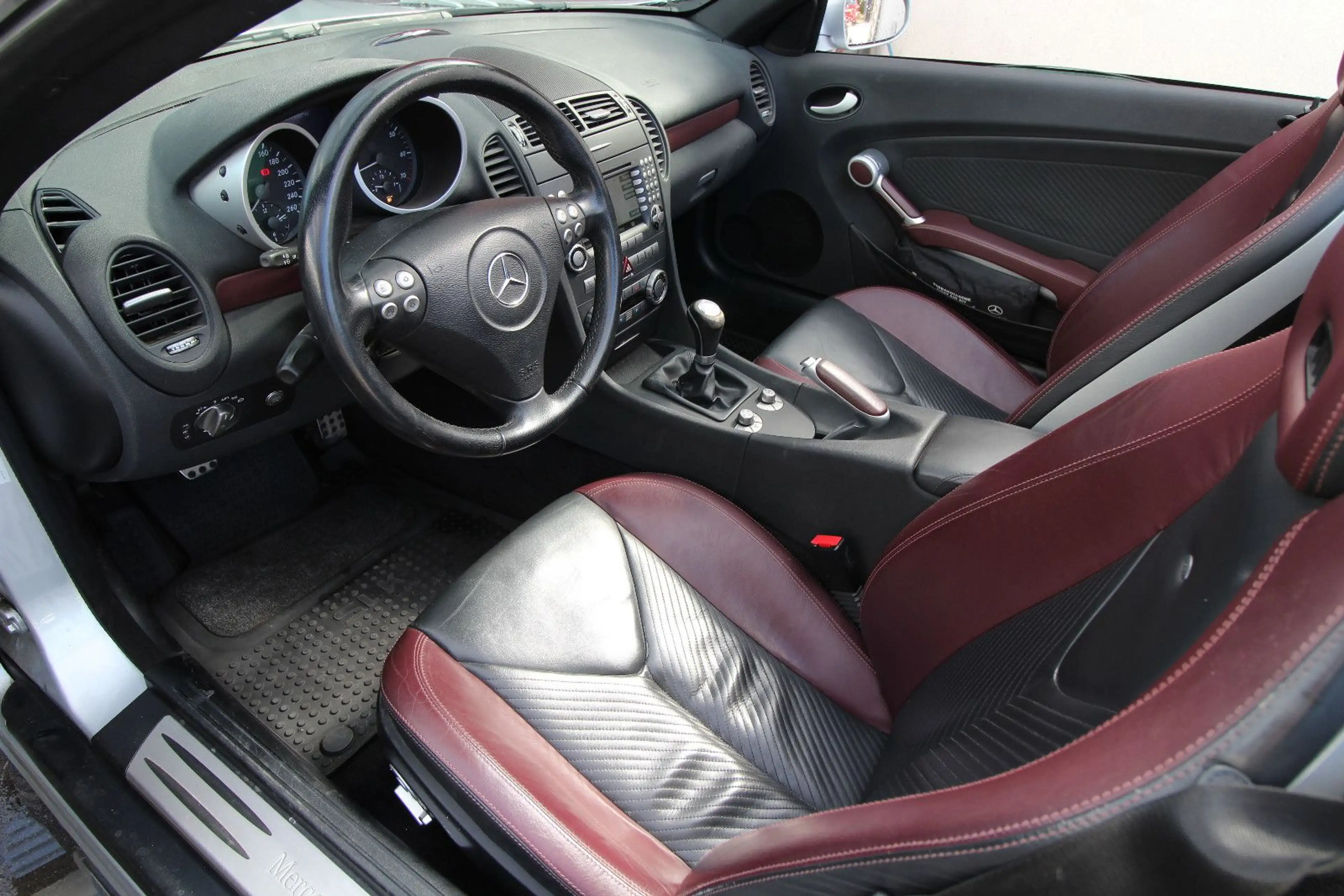 Mercedes-Benz SLK 200 Kompressor~Designo~Airscarf~Xenon~PDC~ — photo 2
