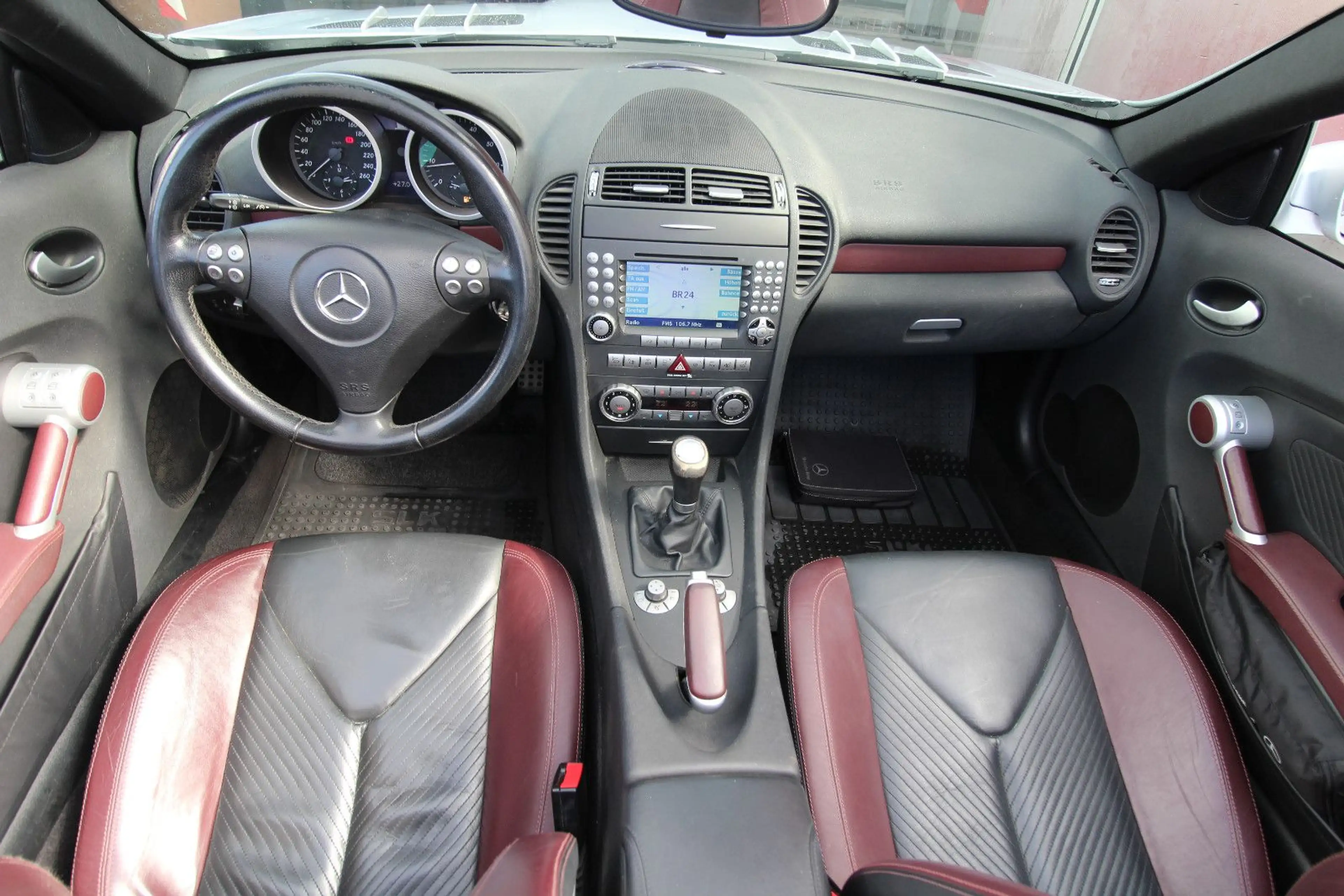 Mercedes-Benz SLK 200 Kompressor~Designo~Airscarf~Xenon~PDC~ — photo 11