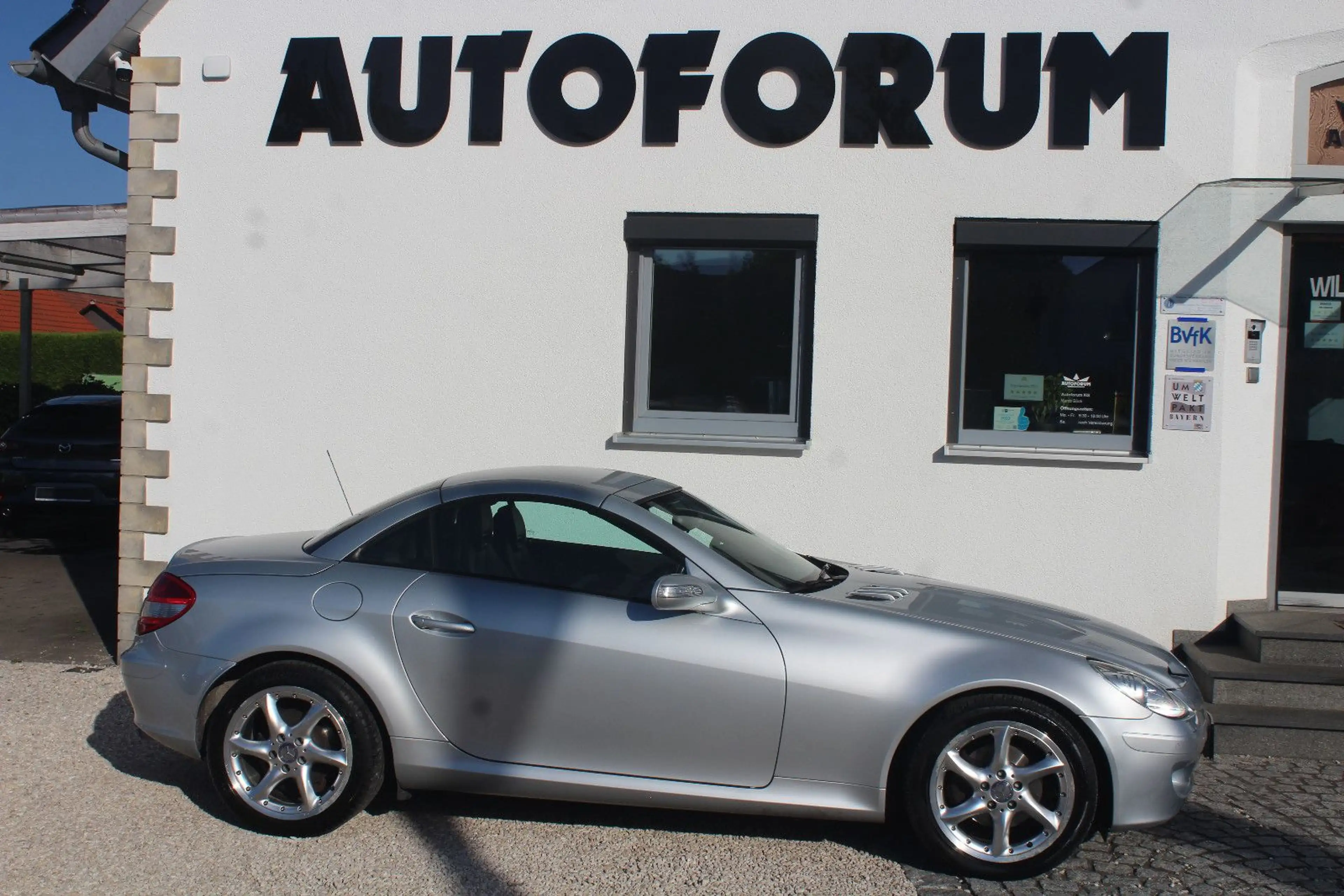 Mercedes-Benz SLK 200 Kompressor~Designo~Airscarf~Xenon~PDC~ — photo 7
