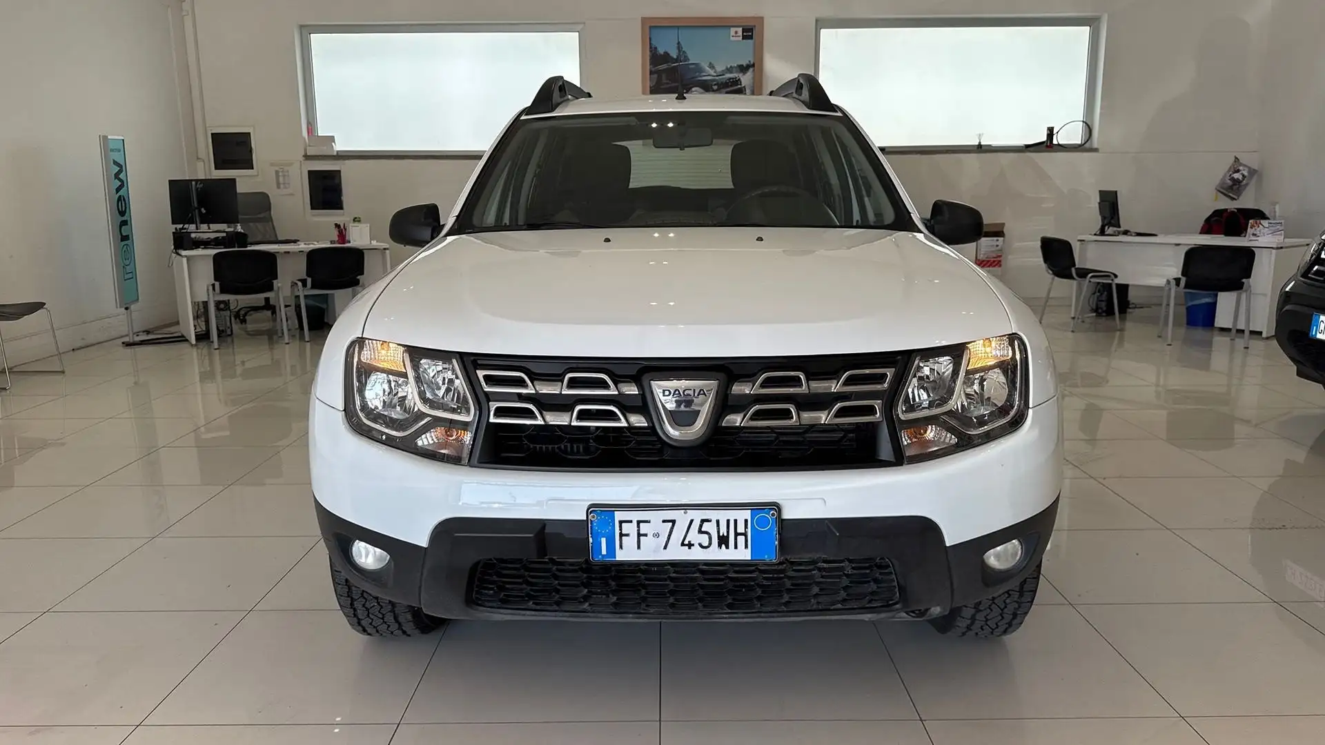Dacia Duster 1.5 dCi Laureate Family 4x4 S&S 1.5 DCI PRESTIGE Білий - 2