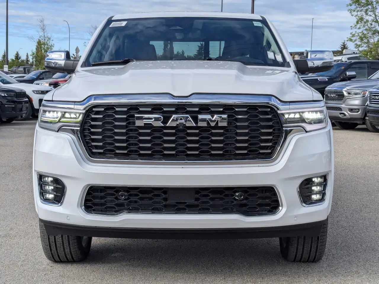 RAM 1500 снимка RAM 1500