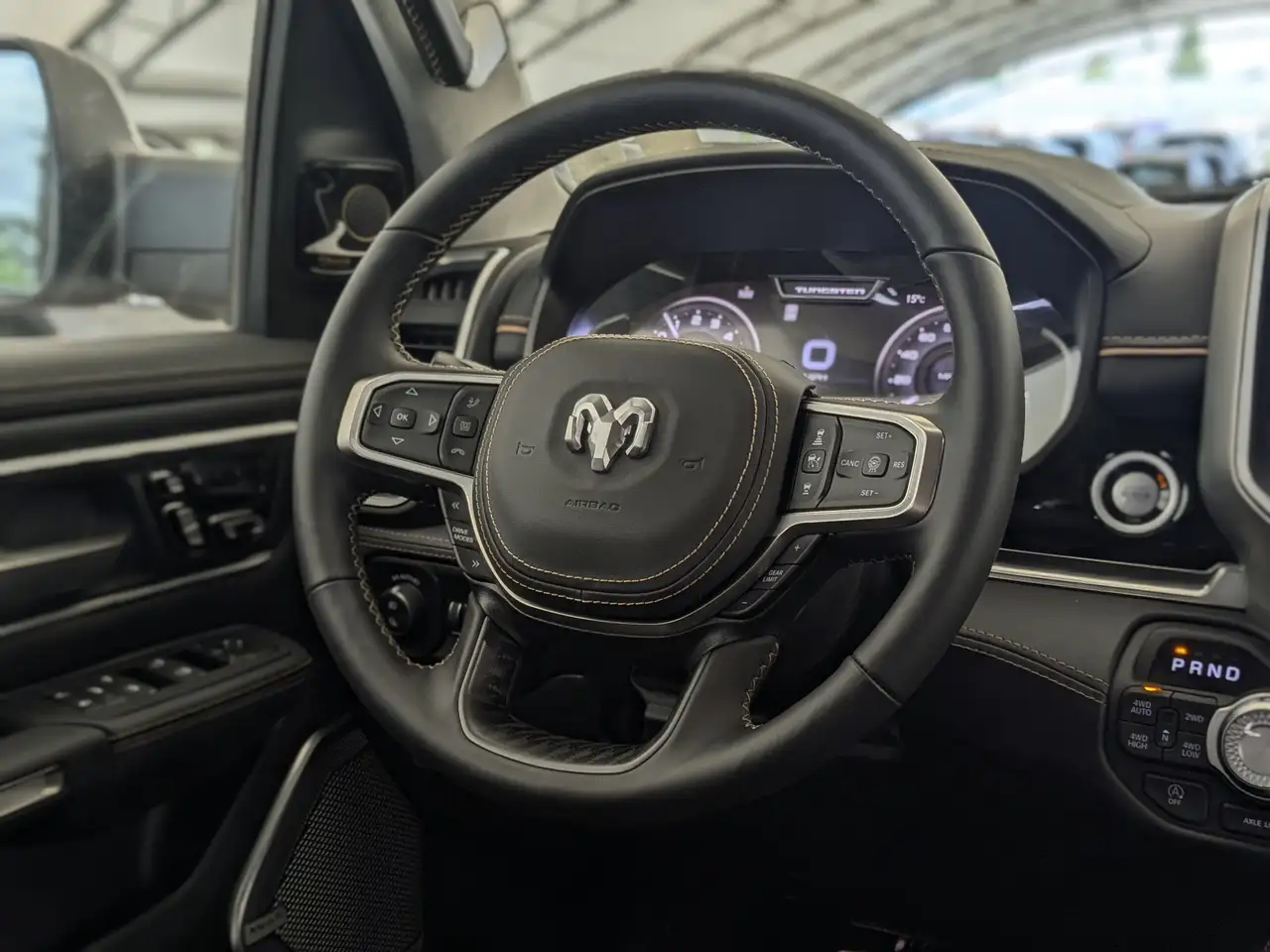 RAM 1500 снимка RAM 1500