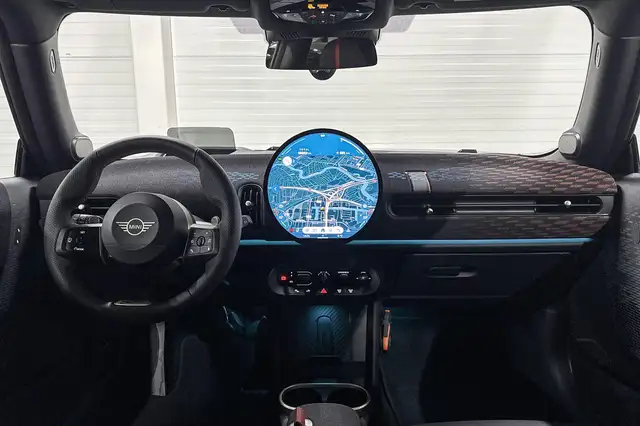 MINI Hatch view 10