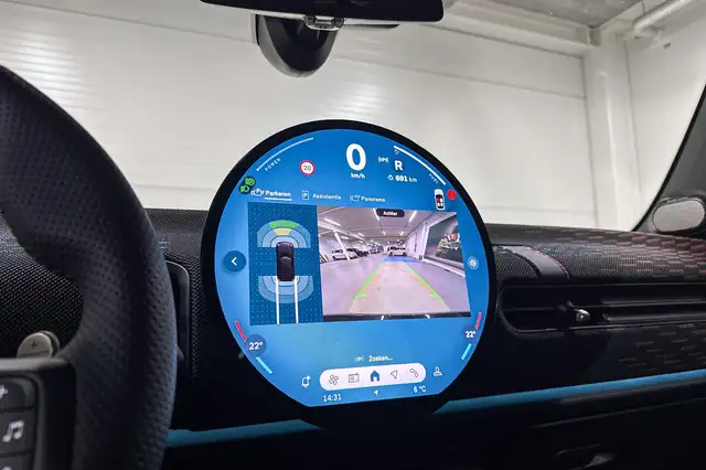 MINI Hatch view 12