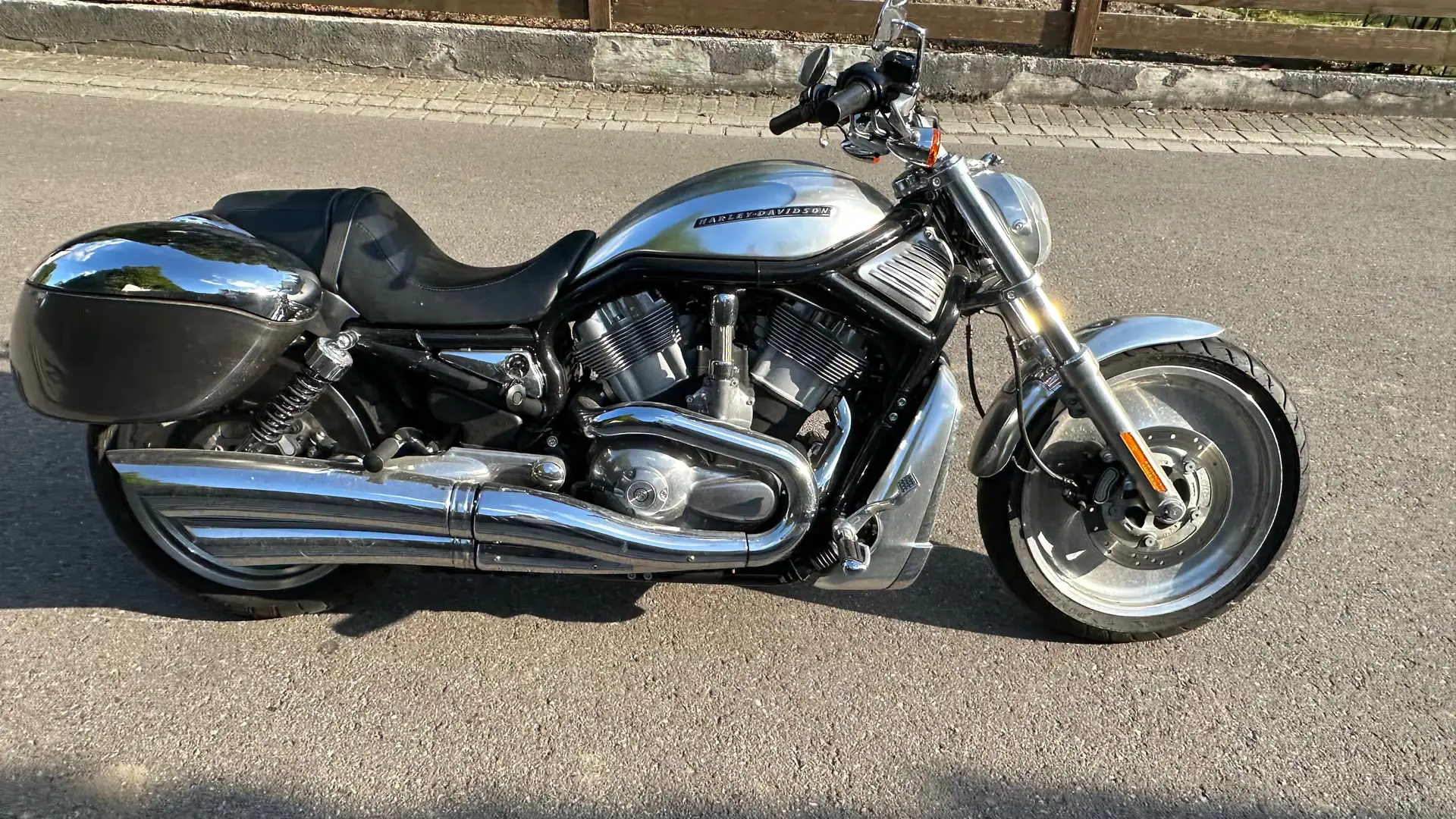 Harley-Davidson V-Rod VRSCA Zilver - 1