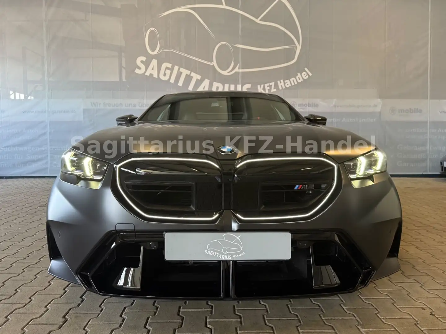 BMW M5 Lim/Ultimate/Frozen/Keramik/Merino Orange/AHK Gris - 2