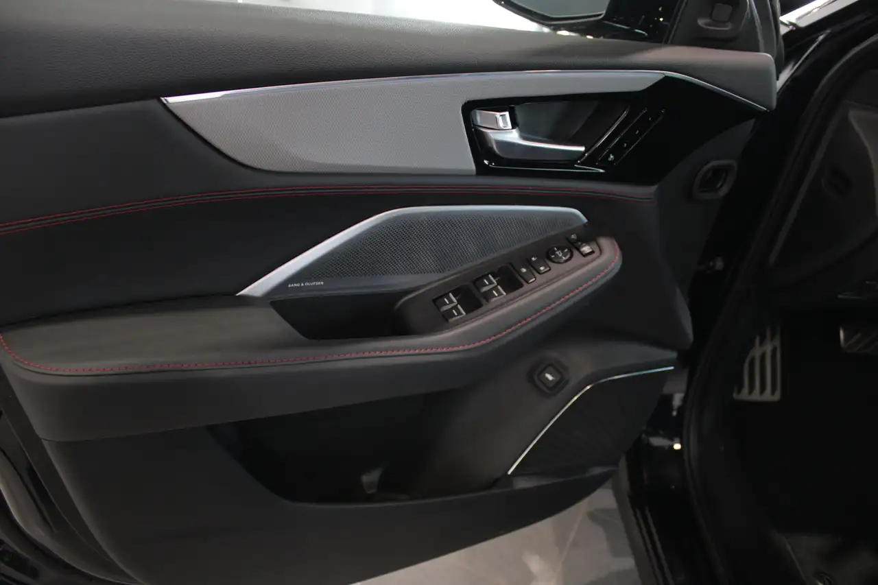Acura MDX снимка Acura MDX
