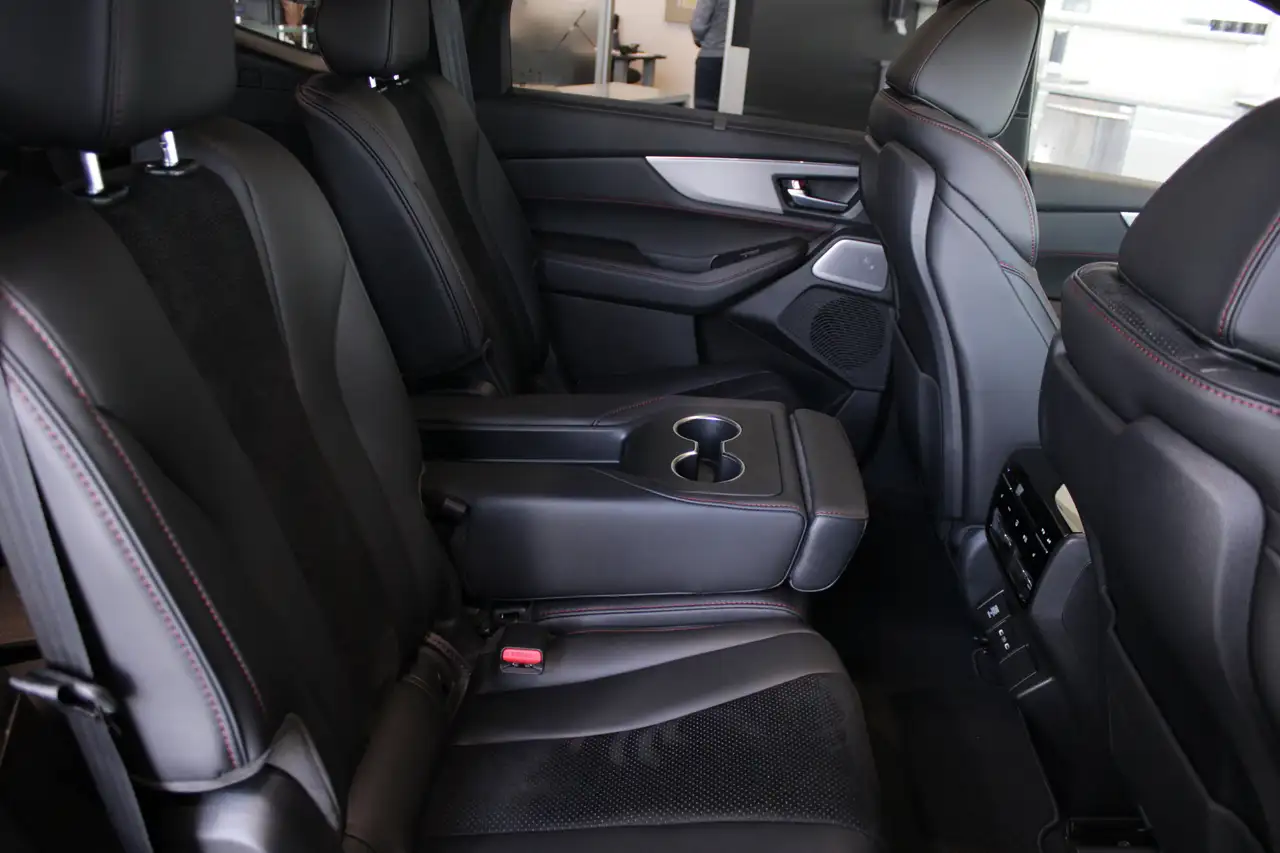 Acura MDX снимка Acura MDX