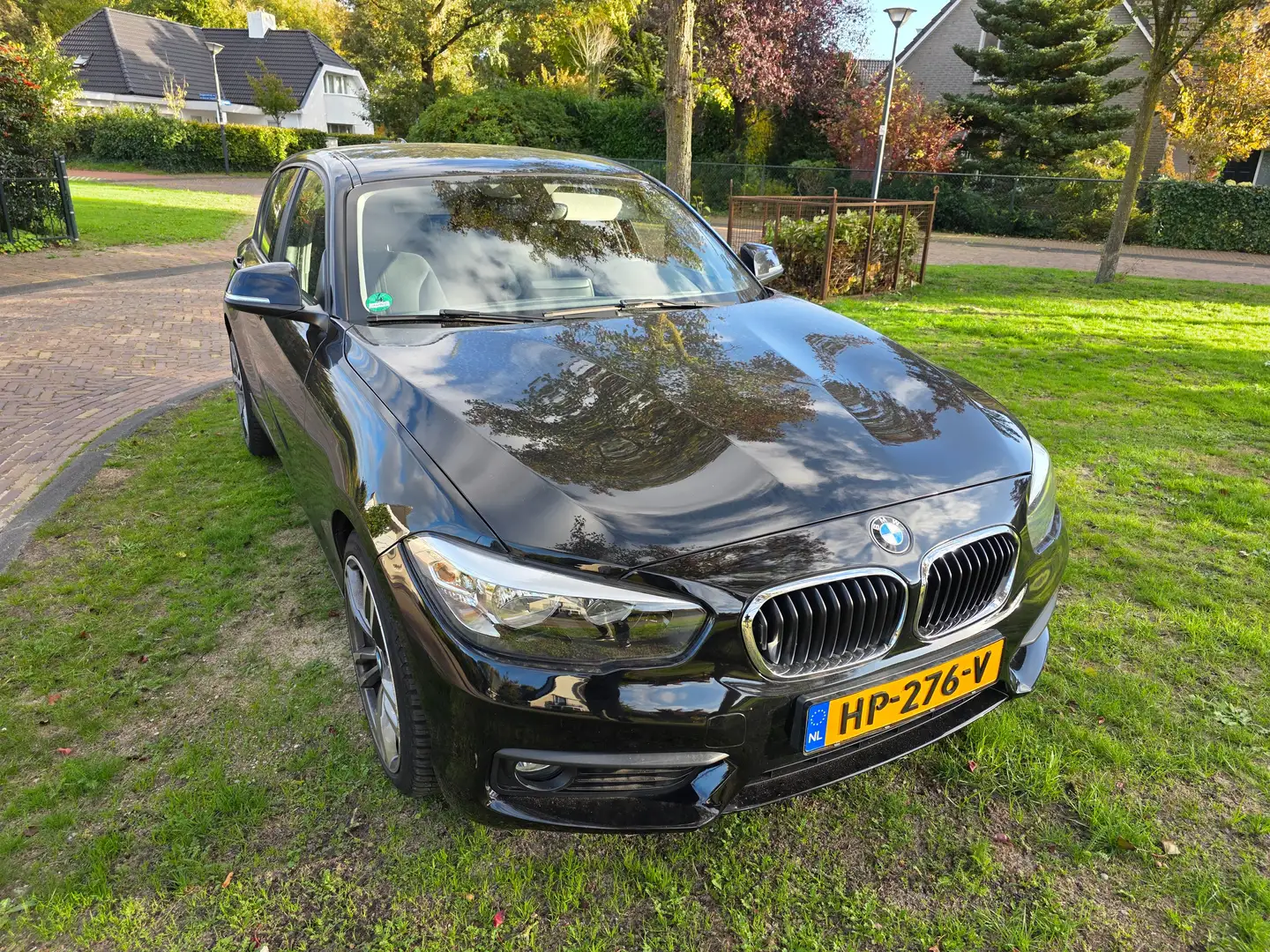 BMW 118 118i Automaat 17 inch velgen Zwart - 1