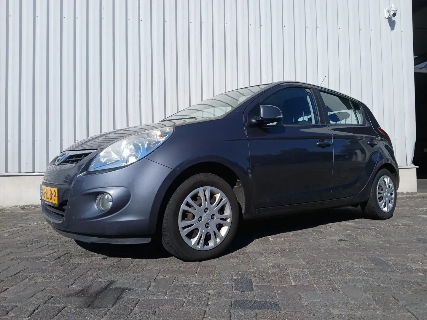 Hyundai i20 1.2i i-Motion SCHADEAUTO!! Gris - 2
