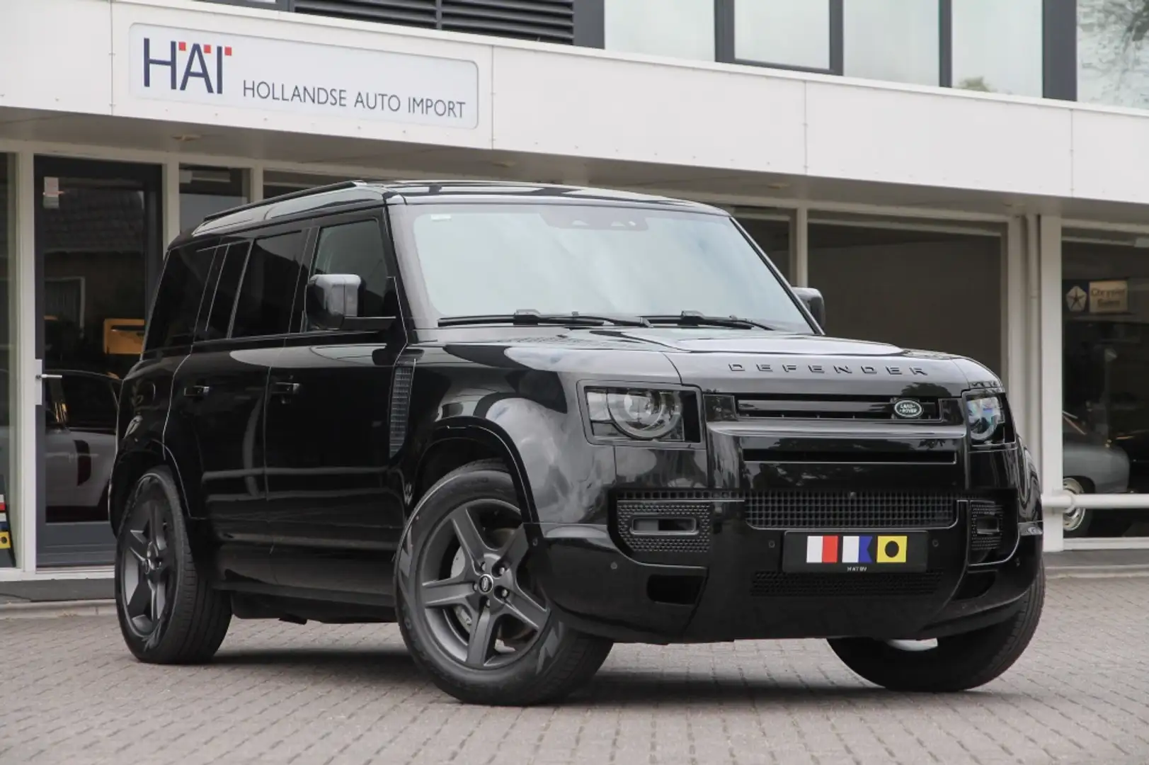 Land Rover Defender 110 P300e 110X Dynamic SE I Pano I ACC I 5jr. gara Zwart - 1