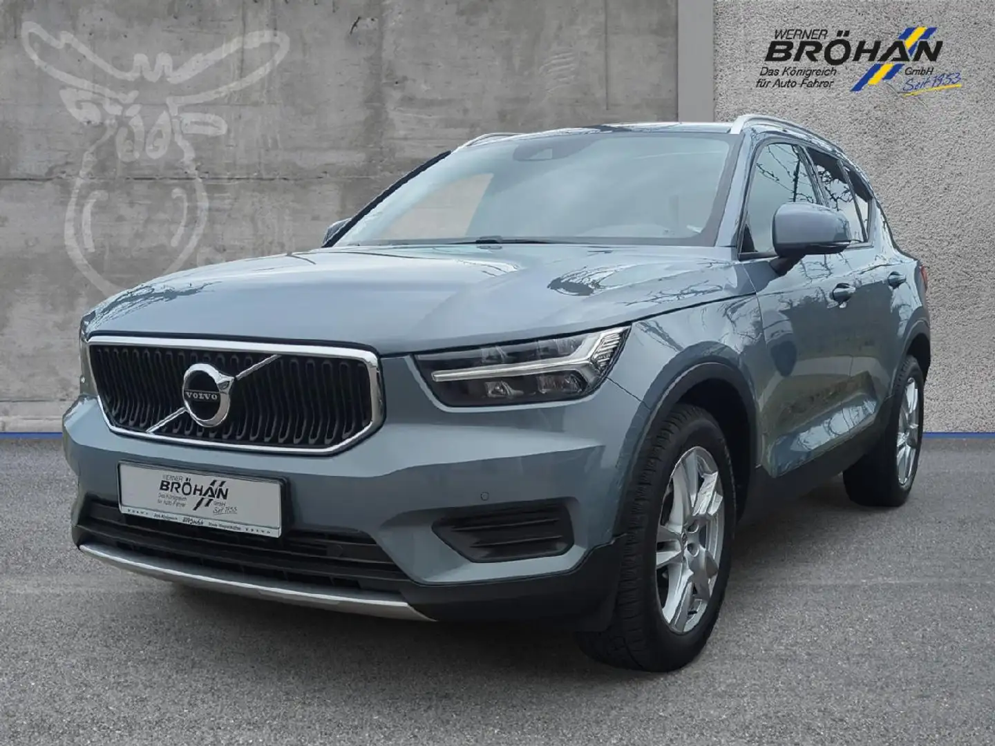 Volvo XC40 Momentum Pro 2WD Gris - 1