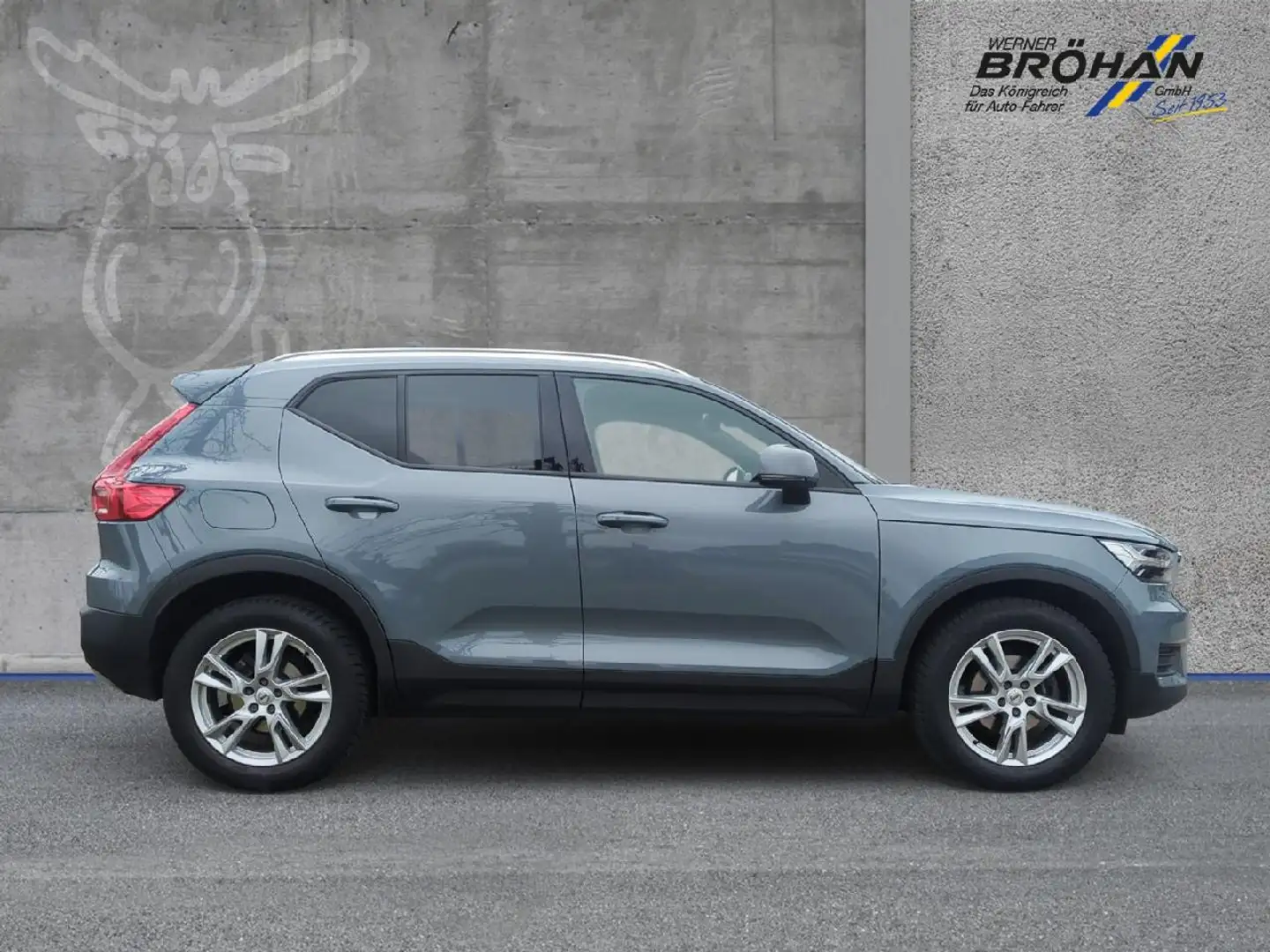 Volvo XC40 Momentum Pro 2WD Gris - 2