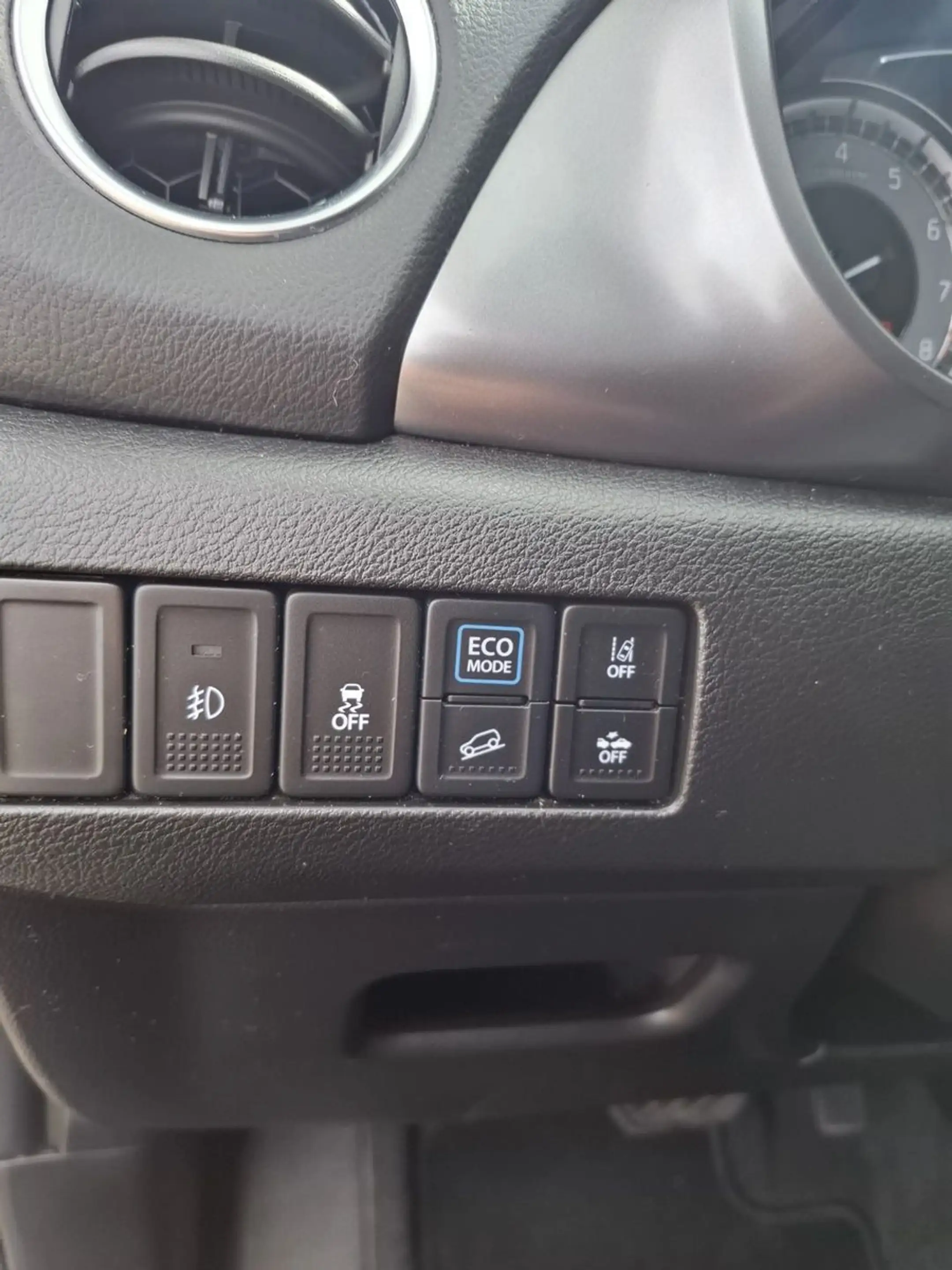 Suzuki Vitara 1,5 Dualjet Hybrid Allgrip AGS Comfort — photo 12