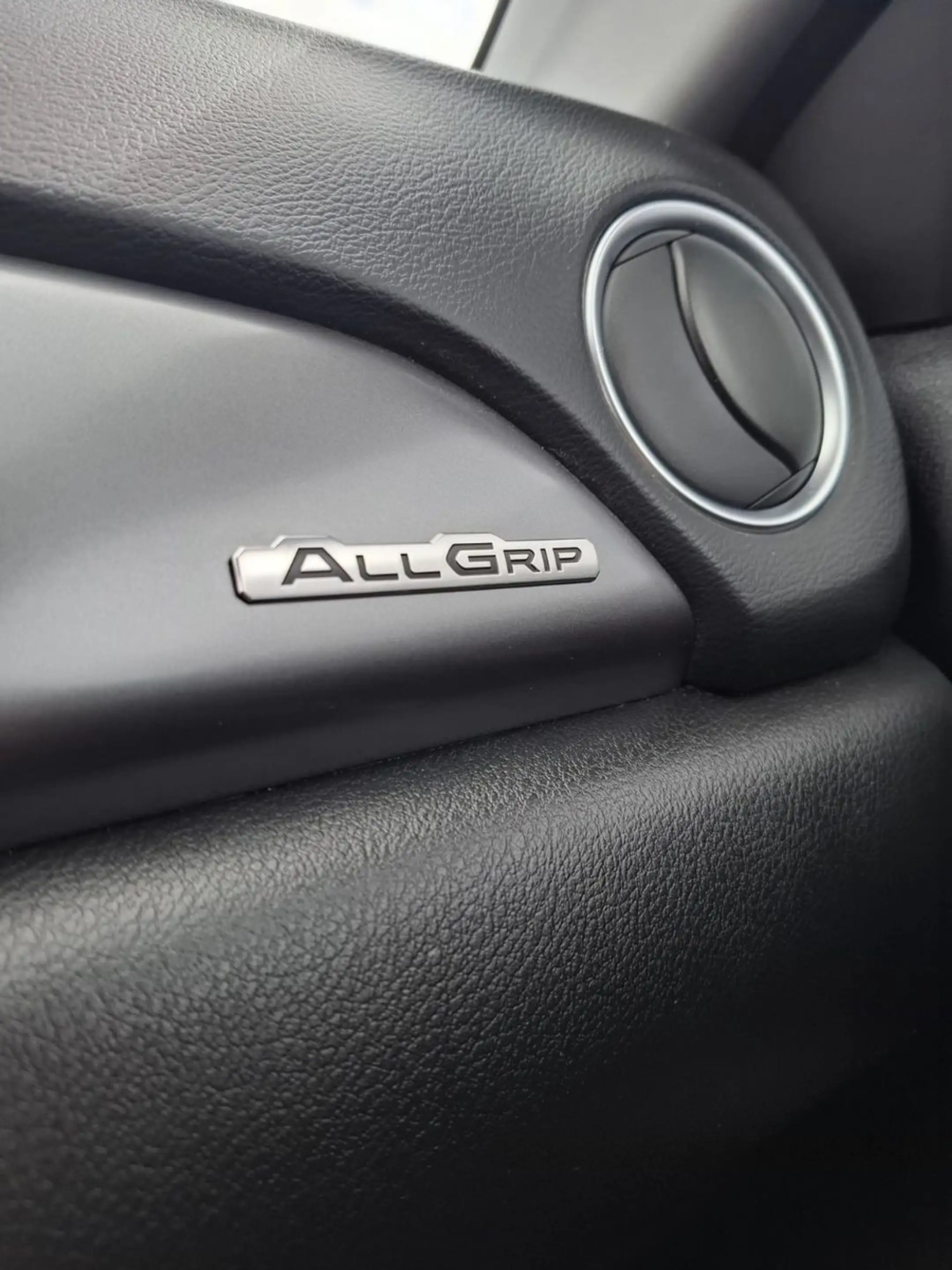 Suzuki Vitara 1,5 Dualjet Hybrid Allgrip AGS Comfort — photo 11