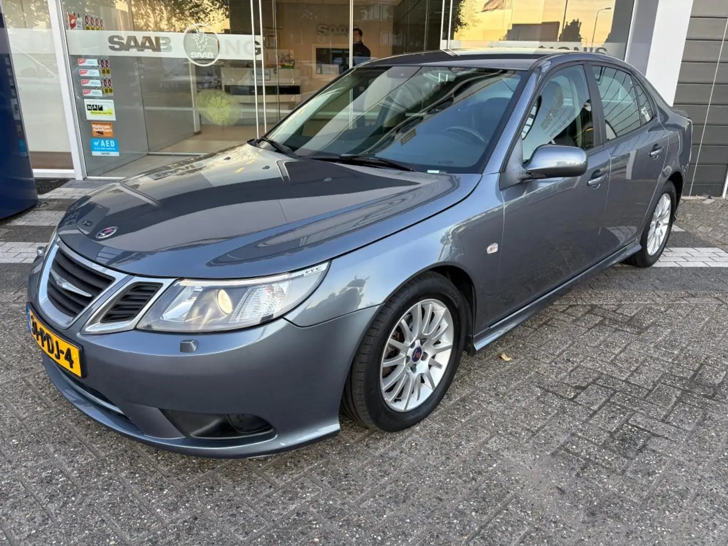 Saab 9-3 Sport Sedan 1.8t Linear Grijs - 1