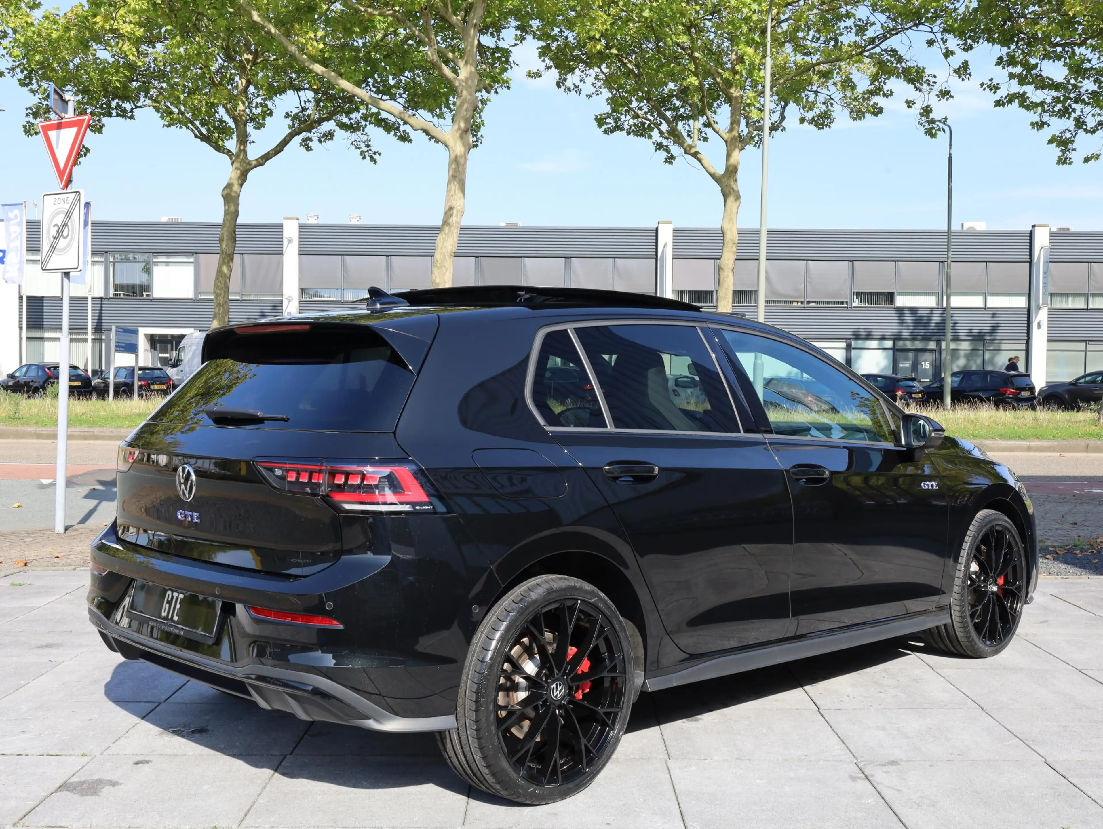 Volkswagen Golf GTE 1.5 eHybrid 272PK | Panodak | Leer | 19"Inch | Bla — photo 26