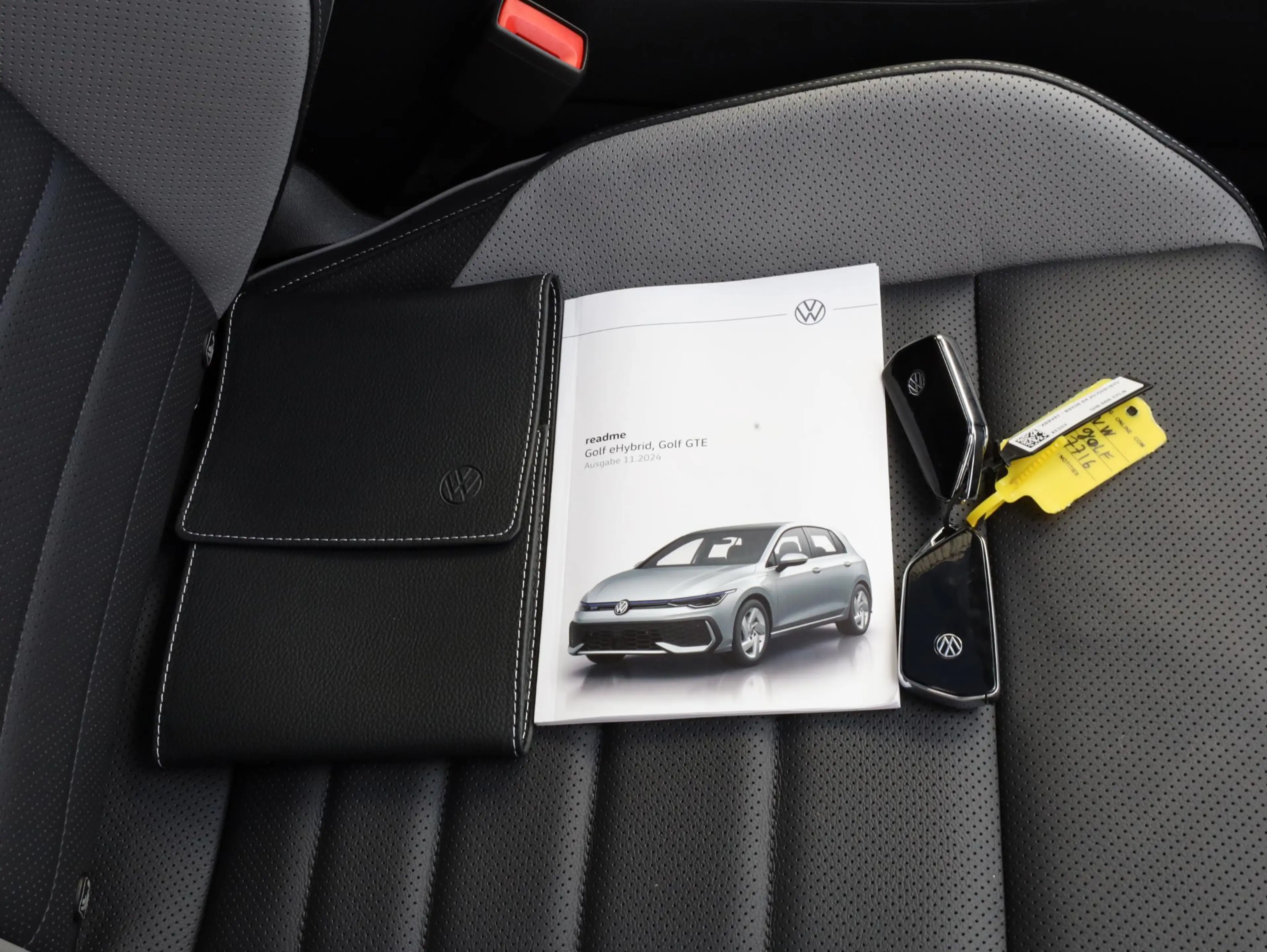 Volkswagen Golf GTE 1.5 eHybrid 272PK | Panodak | Leer | 19"Inch | Bla — photo 24