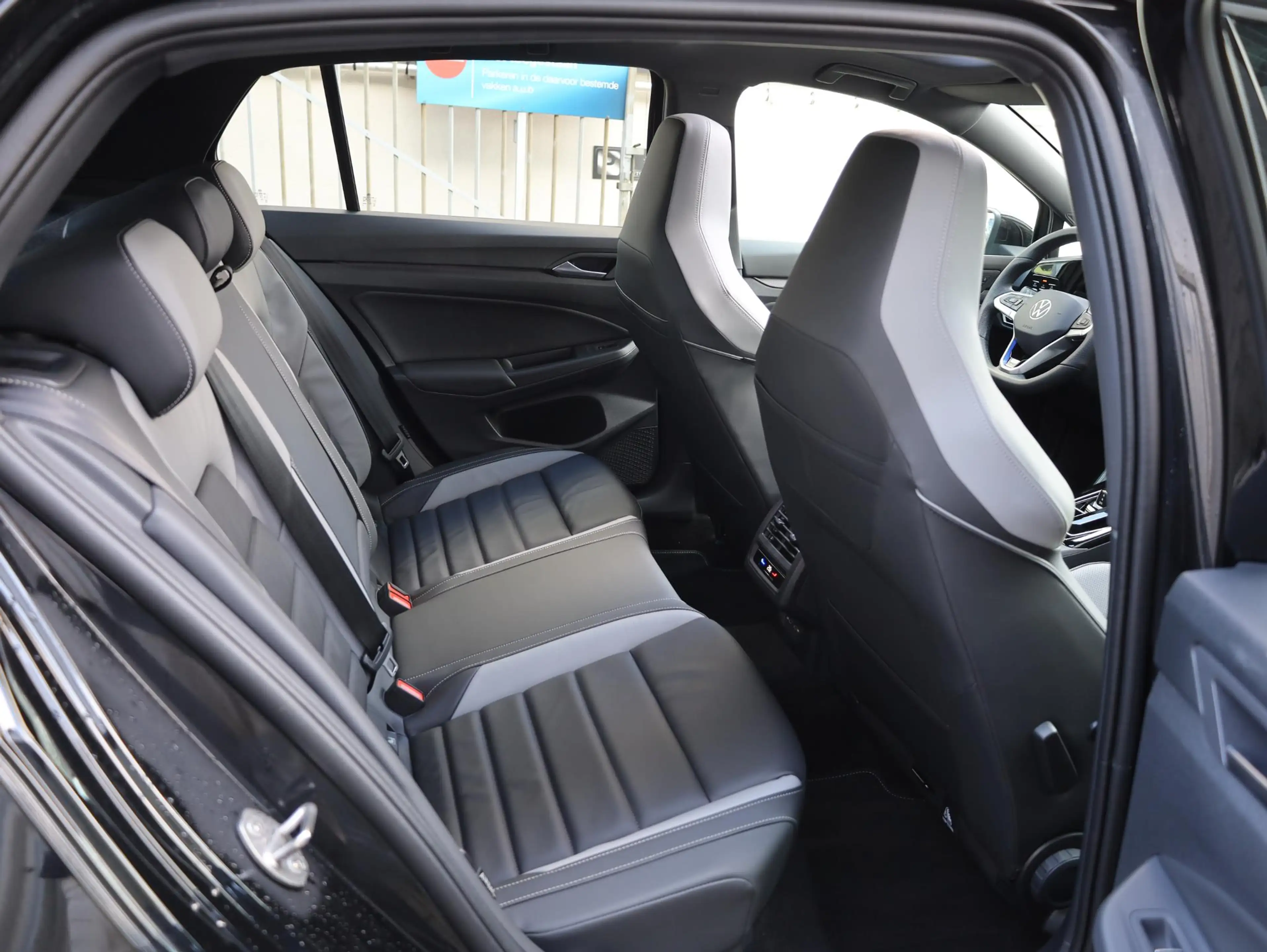 Volkswagen Golf GTE 1.5 eHybrid 272PK | Panodak | Leer | 19"Inch | Bla — photo 41