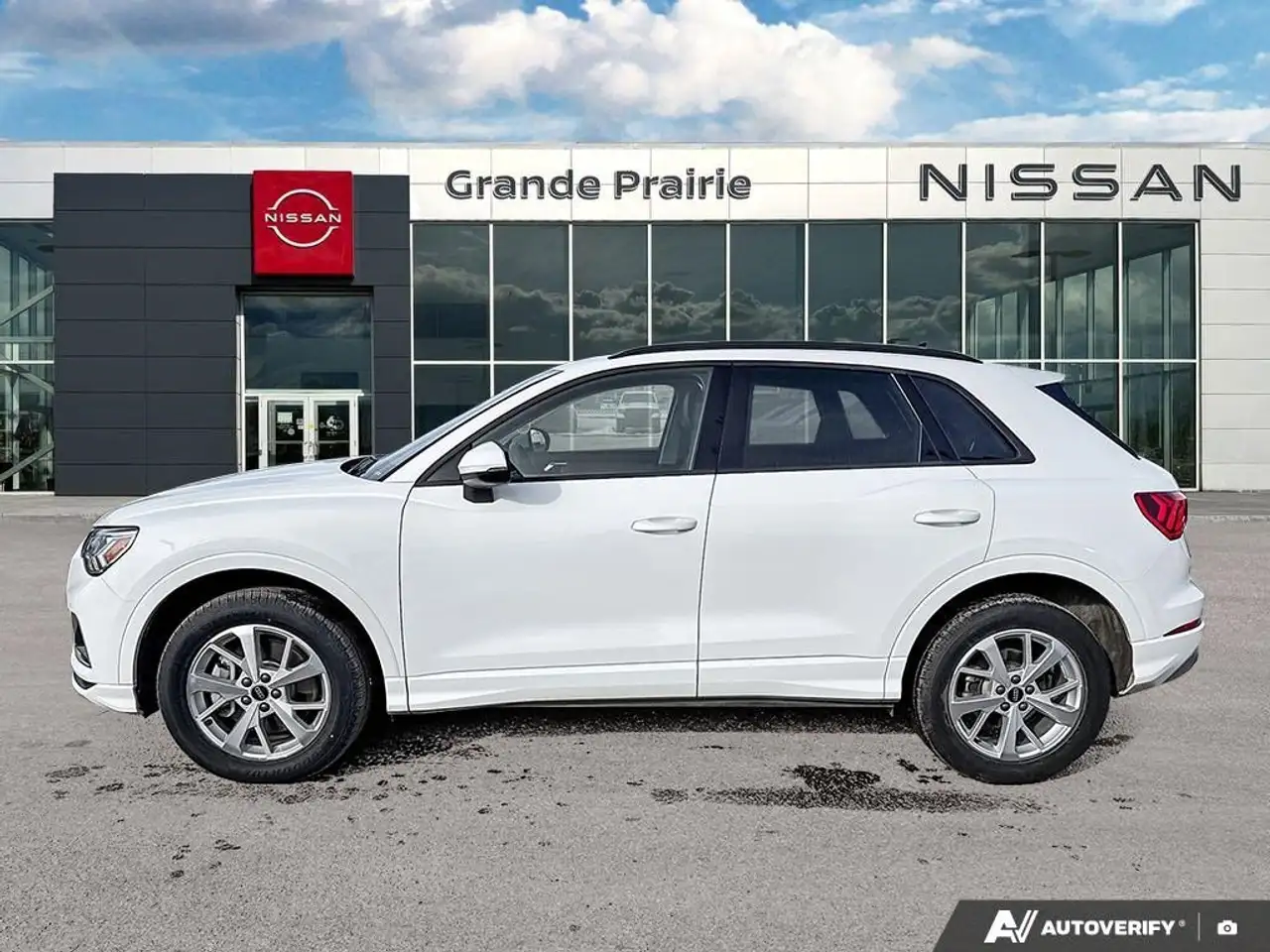 Audi Q3 снимка Audi Q3
