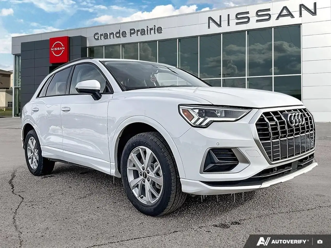Audi Q3 снимка Audi Q3