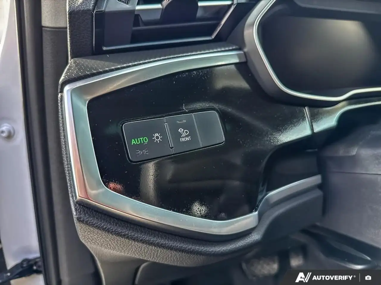 Audi Q3 снимка Audi Q3