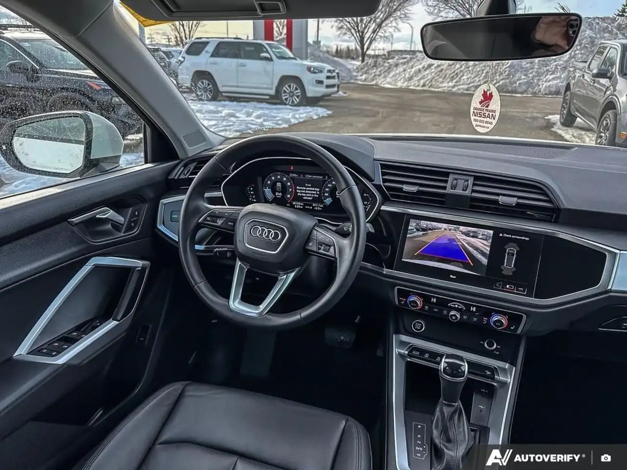 Audi Q3 снимка Audi Q3