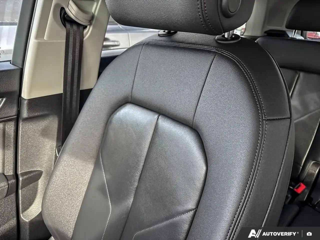 Audi Q3 снимка Audi Q3