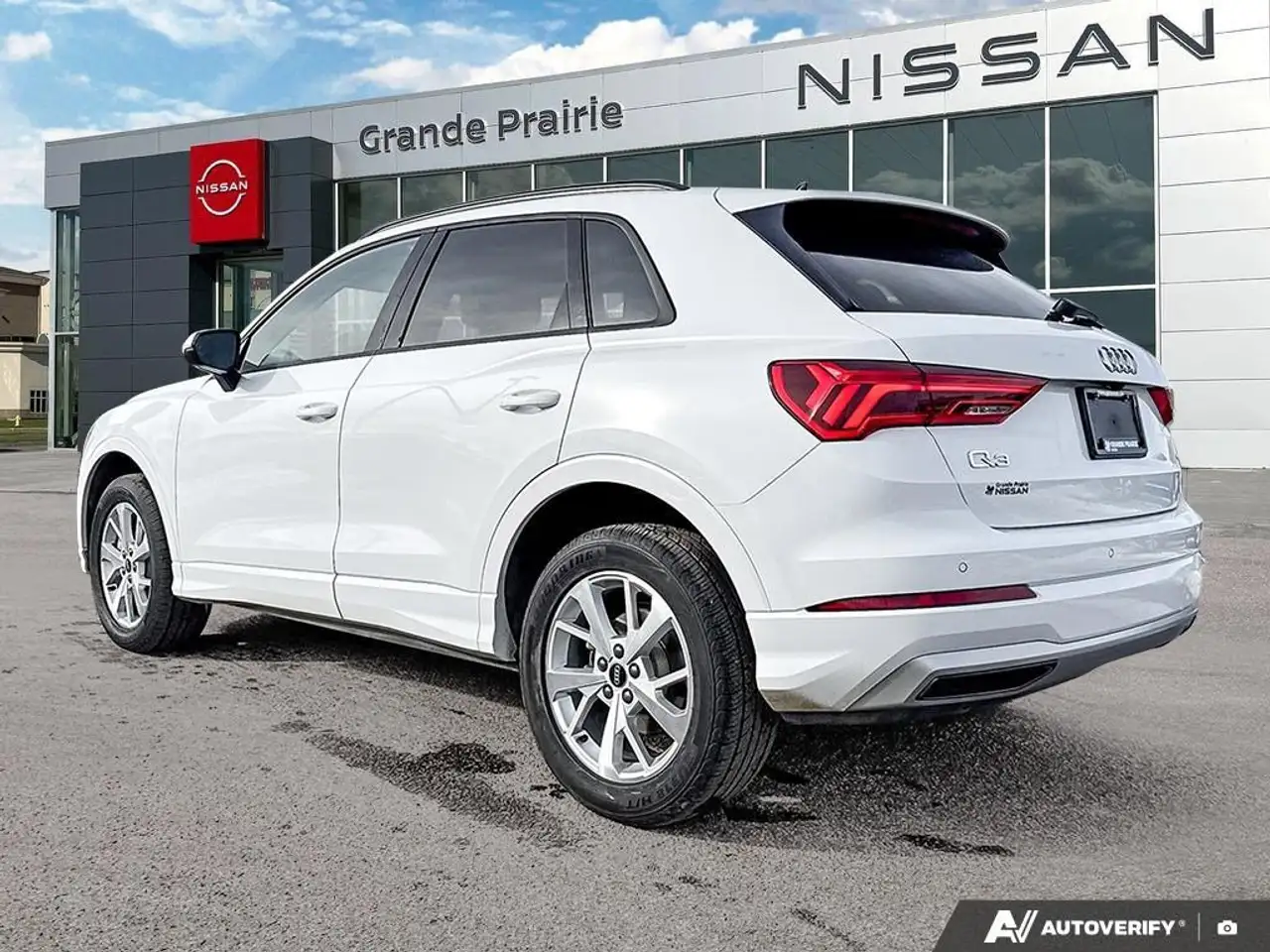 Audi Q3 снимка Audi Q3