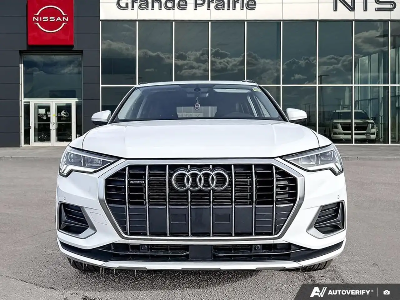 Audi Q3 снимка Audi Q3