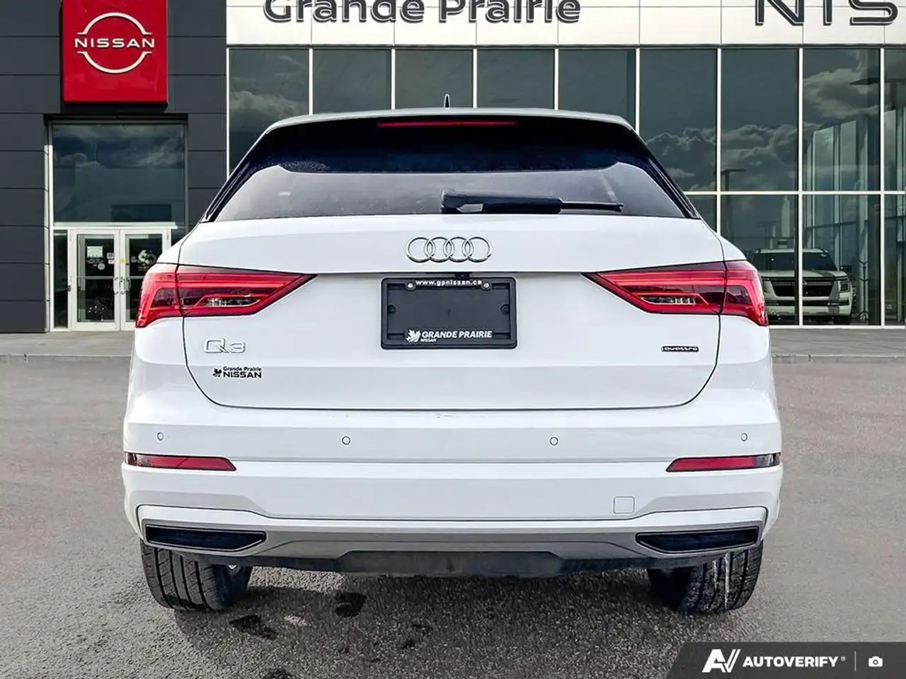 Audi Q3 снимка Audi Q3