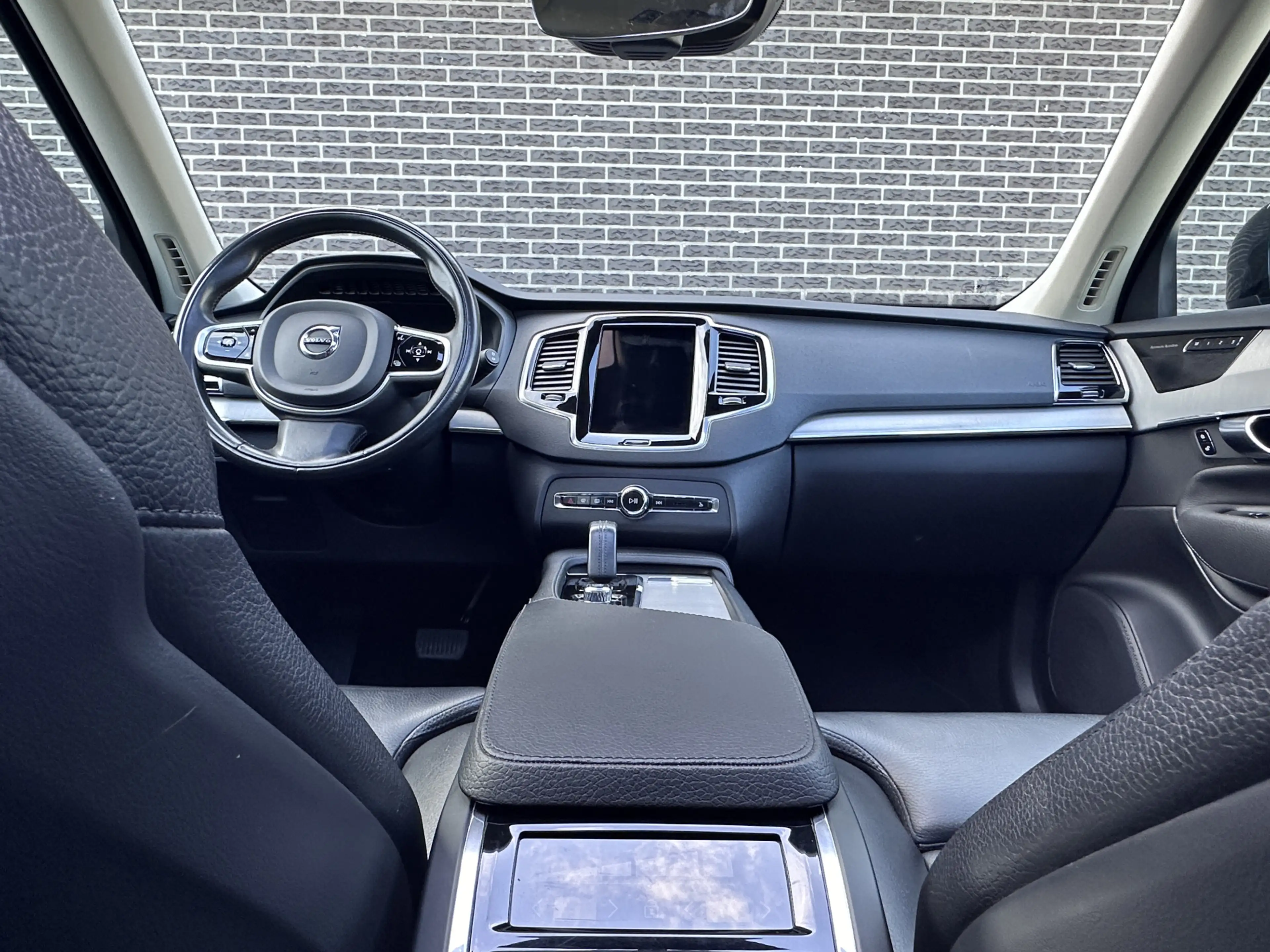 Volvo XC90 2.0 T8 Recharge AWD R-Design | Panorama | Keyless — photo 27