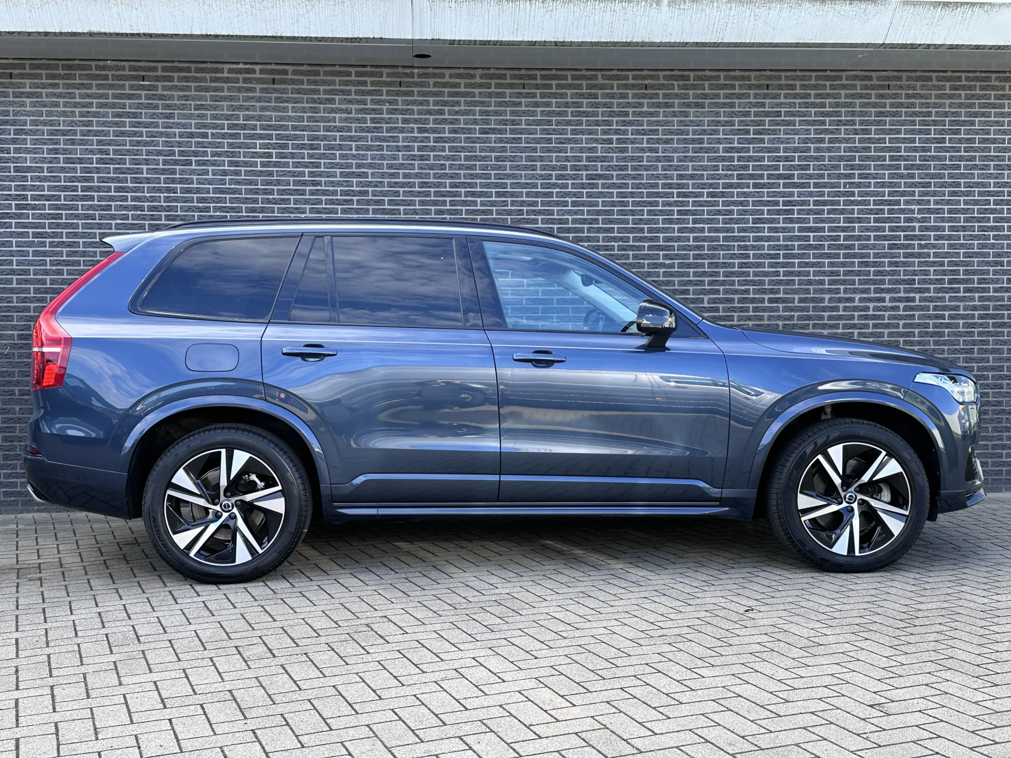 Volvo XC90 2.0 T8 Recharge AWD R-Design | Panorama | Keyless — photo 18