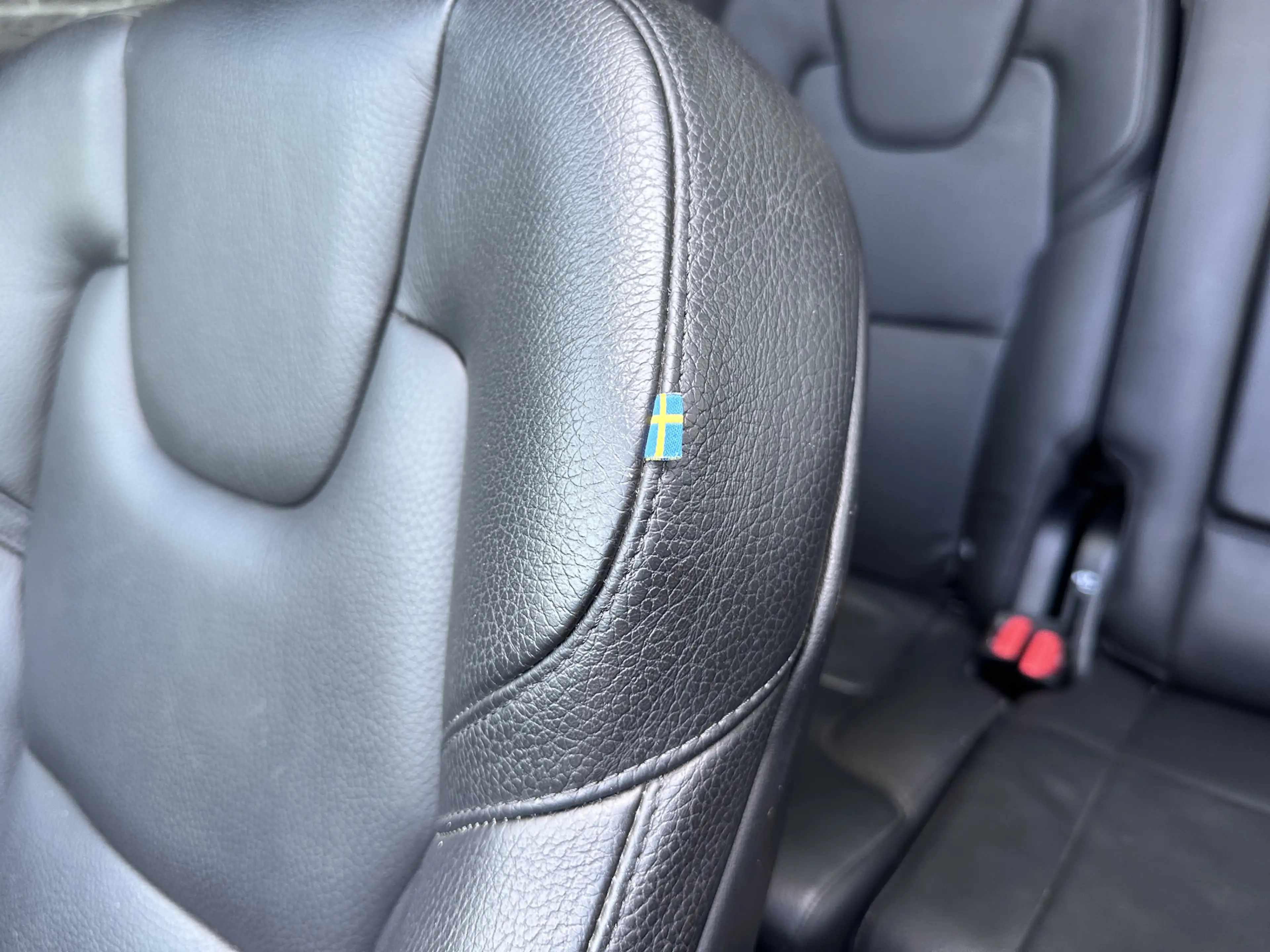 Volvo XC90 2.0 T8 Recharge AWD R-Design | Panorama | Keyless — photo 14