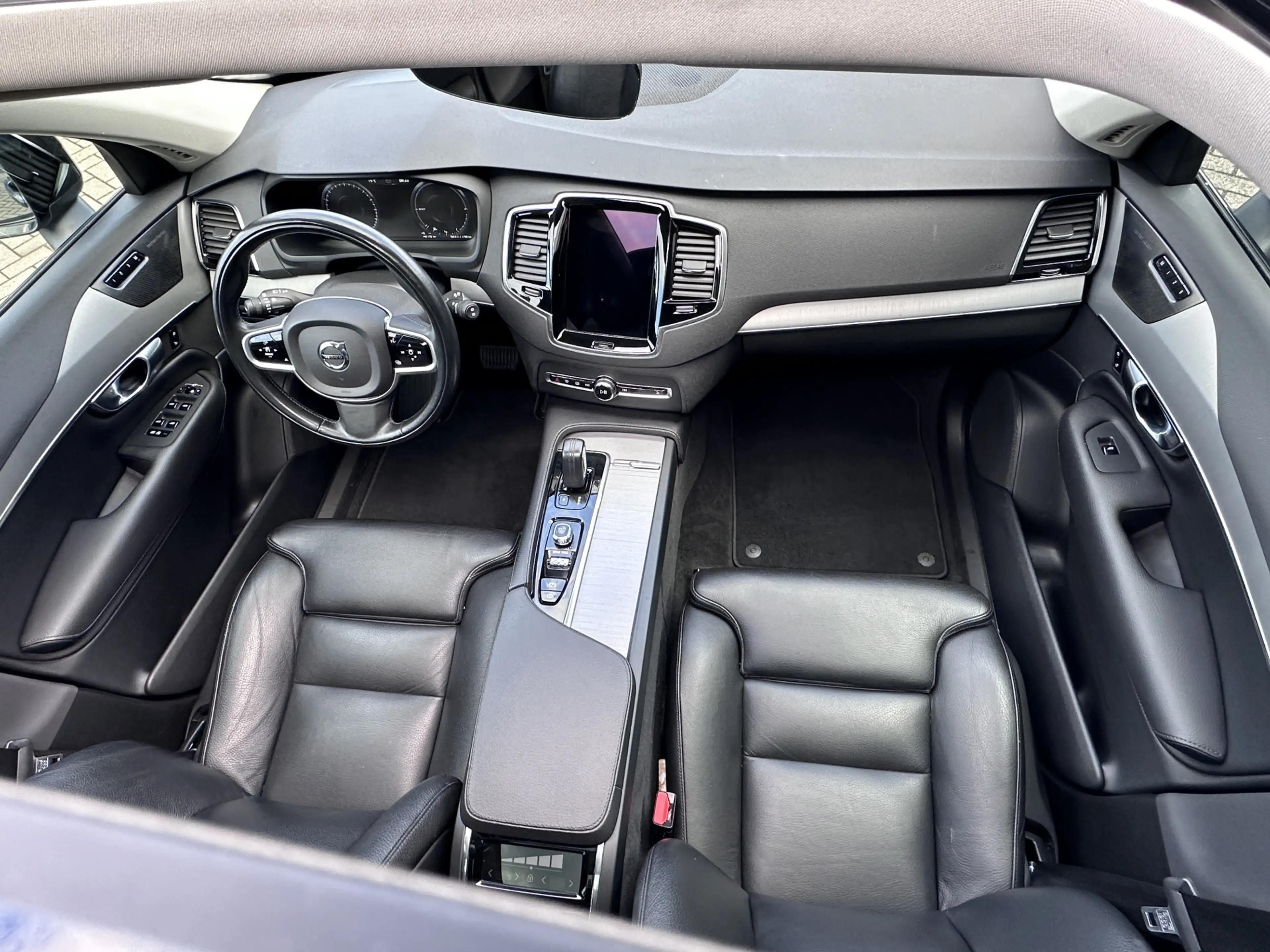Volvo XC90 2.0 T8 Recharge AWD R-Design | Panorama | Keyless — photo 2