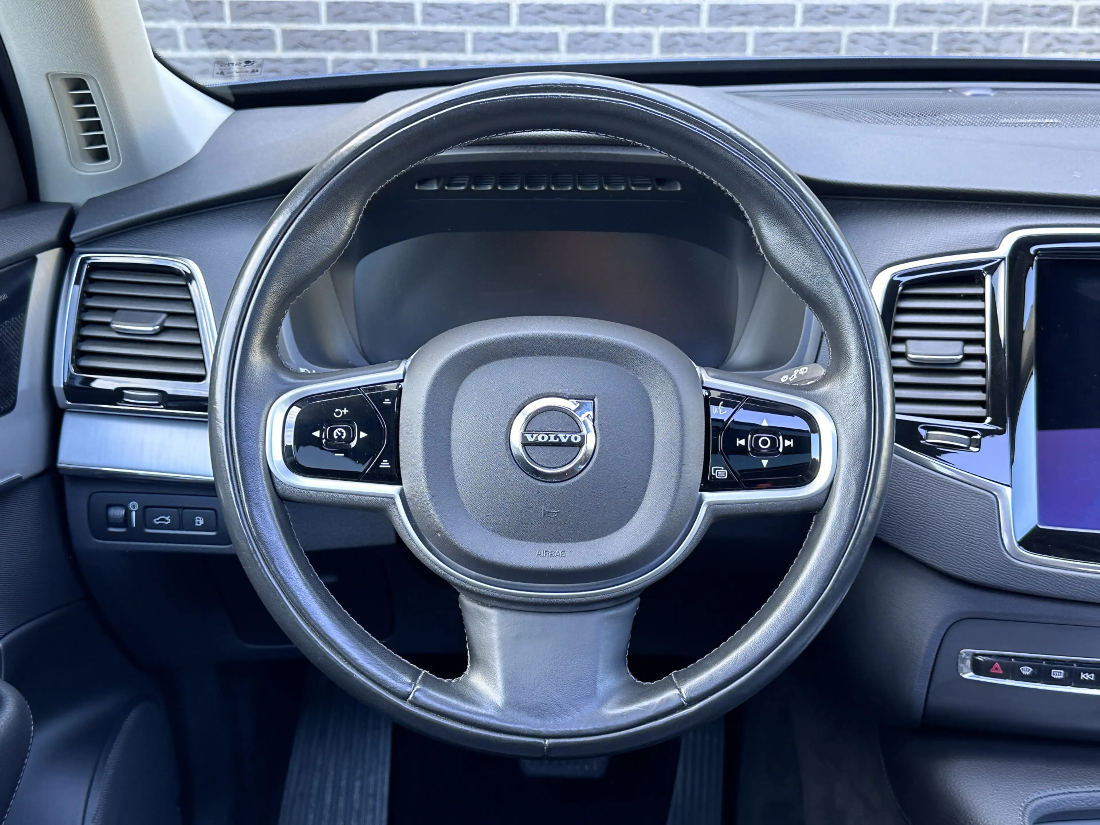 Volvo XC90 2.0 T8 Recharge AWD R-Design | Panorama | Keyless — photo 36
