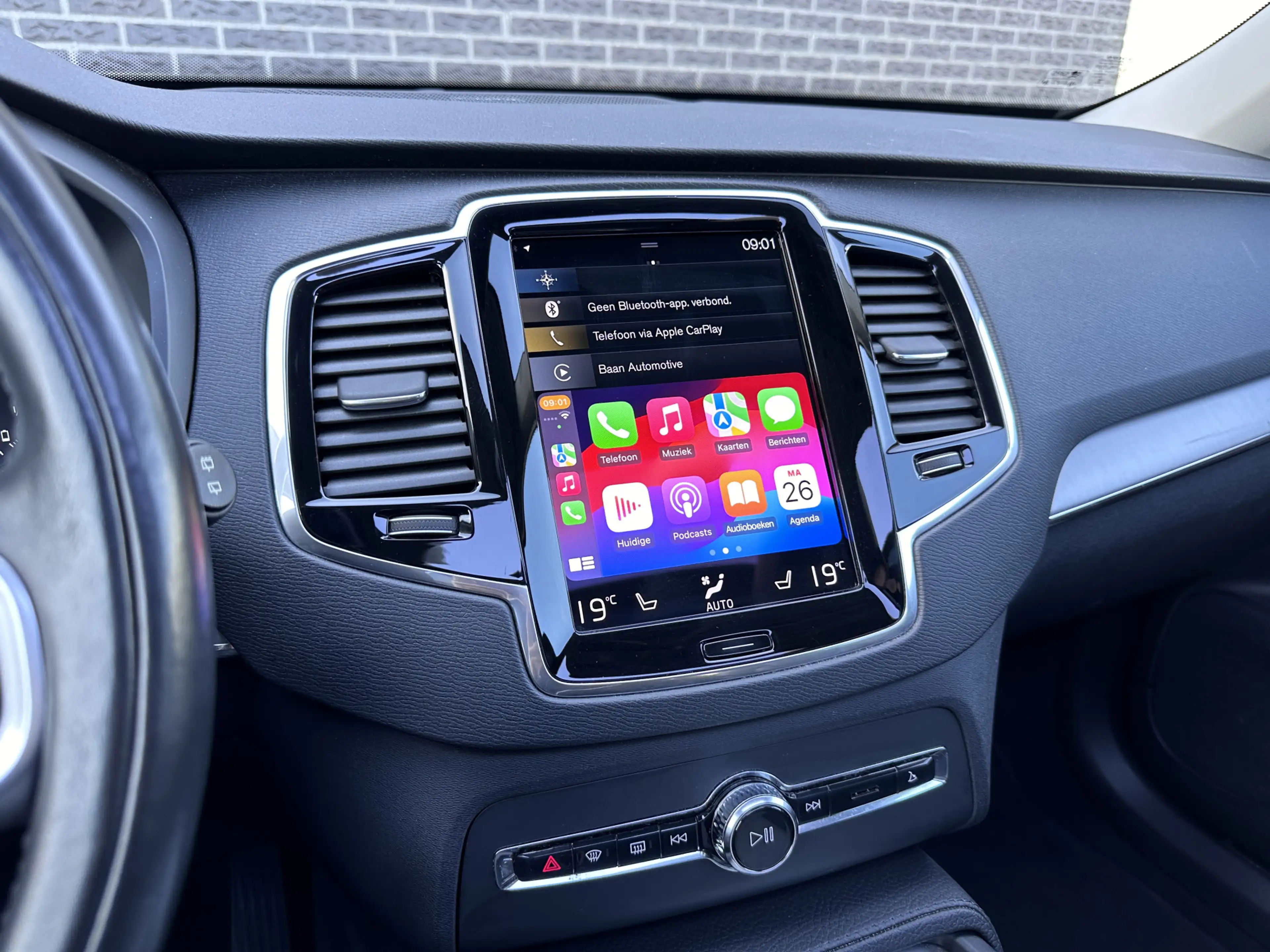 Volvo XC90 2.0 T8 Recharge AWD R-Design | Panorama | Keyless — photo 3