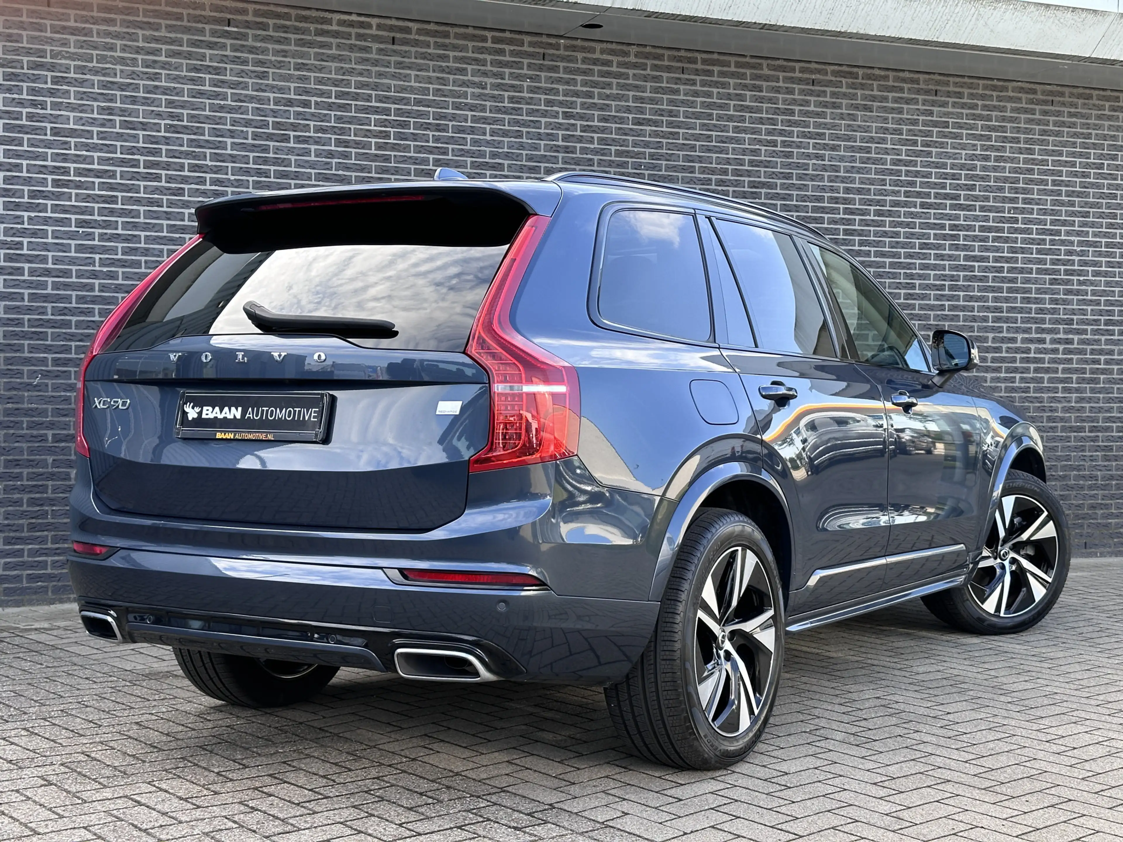 Volvo XC90 2.0 T8 Recharge AWD R-Design | Panorama | Keyless — photo 17