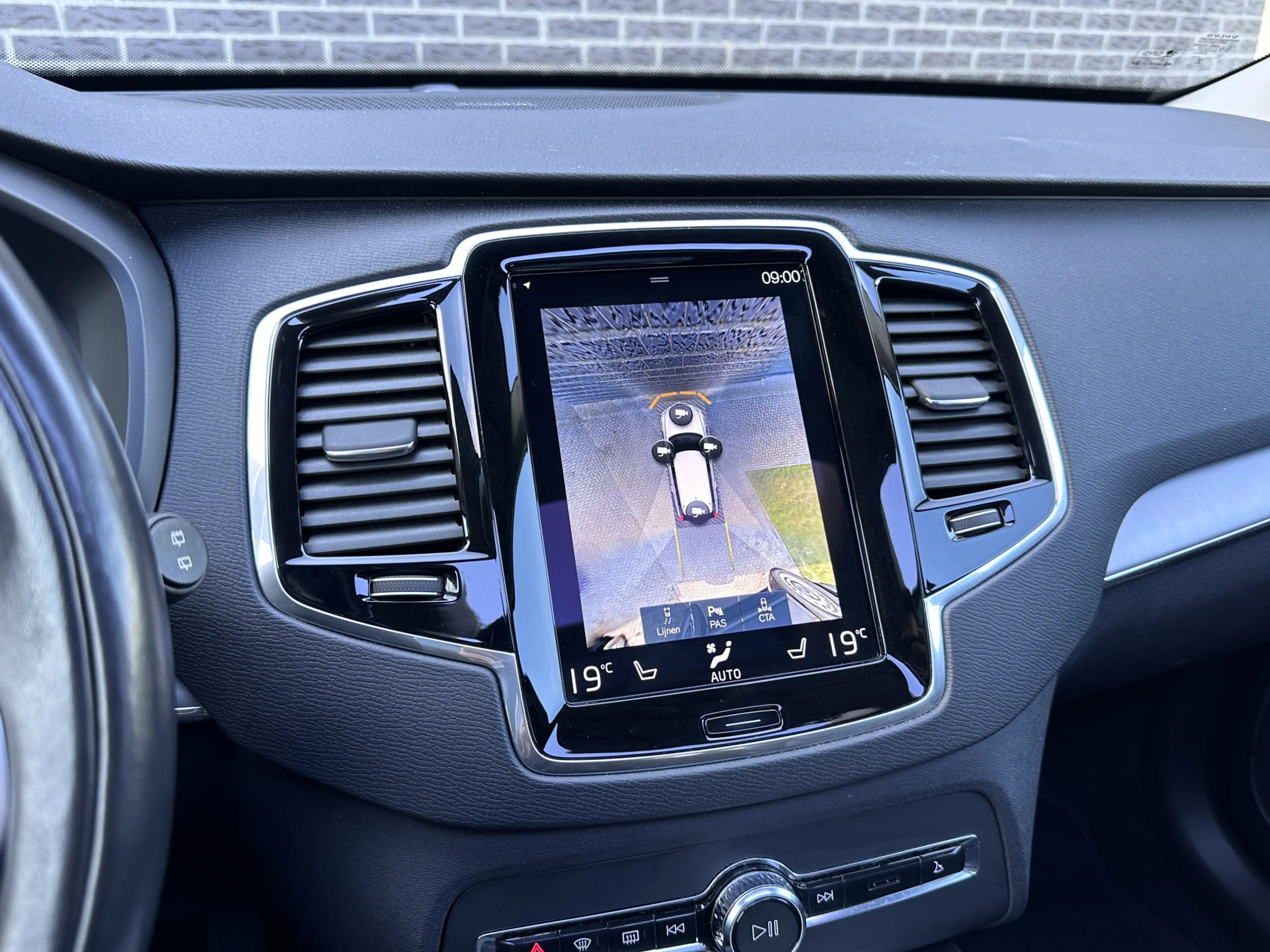 Volvo XC90 2.0 T8 Recharge AWD R-Design | Panorama | Keyless — photo 33