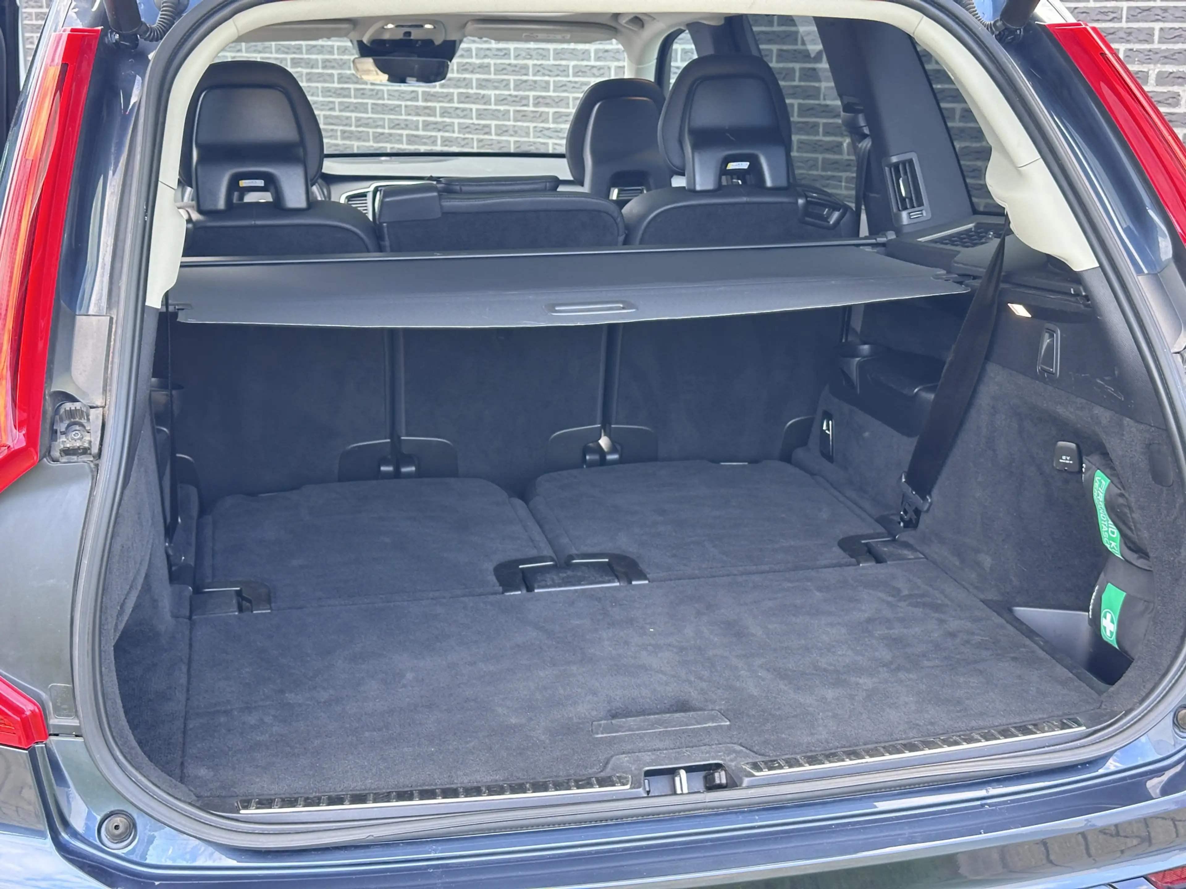 Volvo XC90 2.0 T8 Recharge AWD R-Design | Panorama | Keyless — photo 22