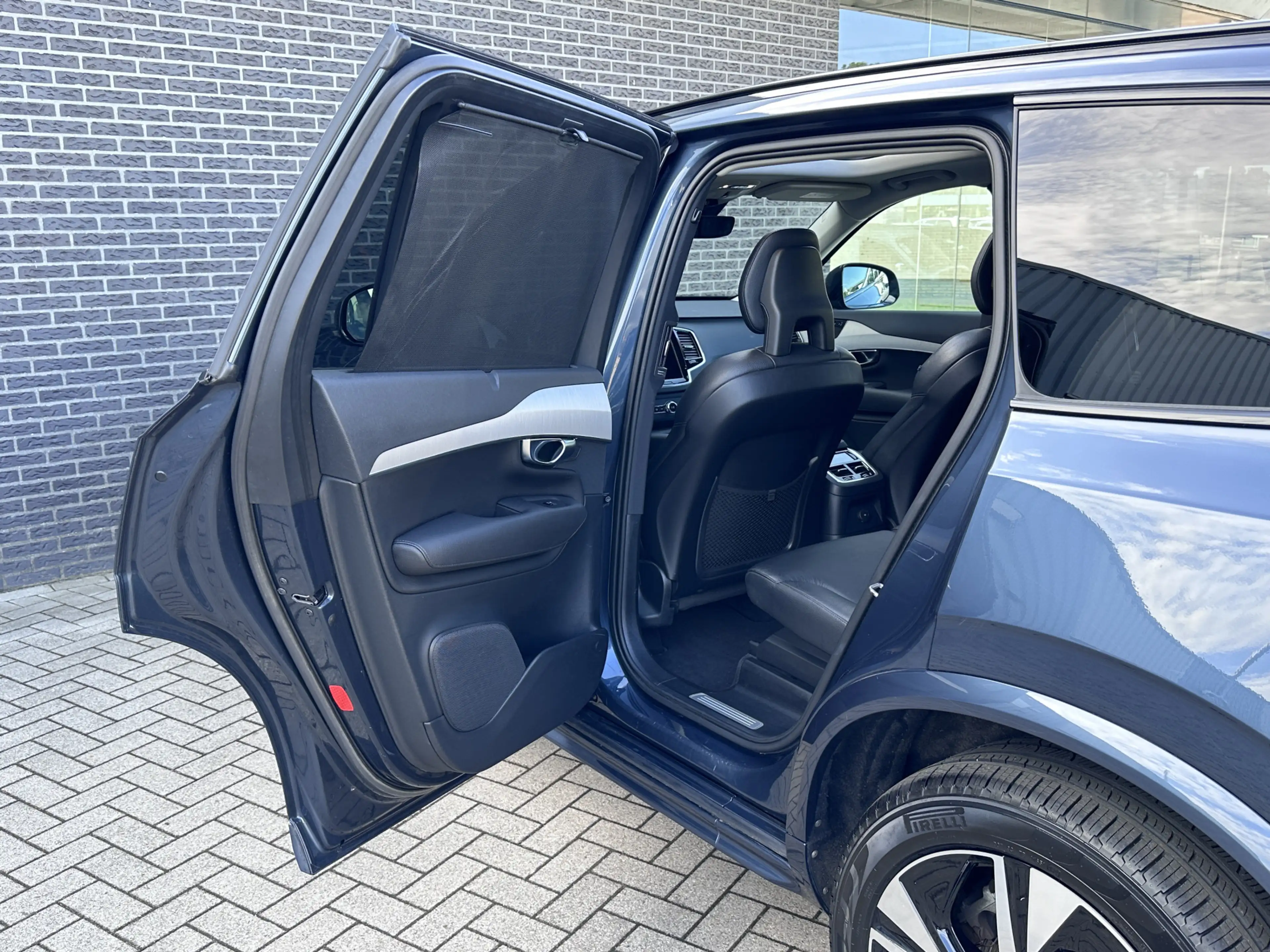 Volvo XC90 2.0 T8 Recharge AWD R-Design | Panorama | Keyless — photo 24