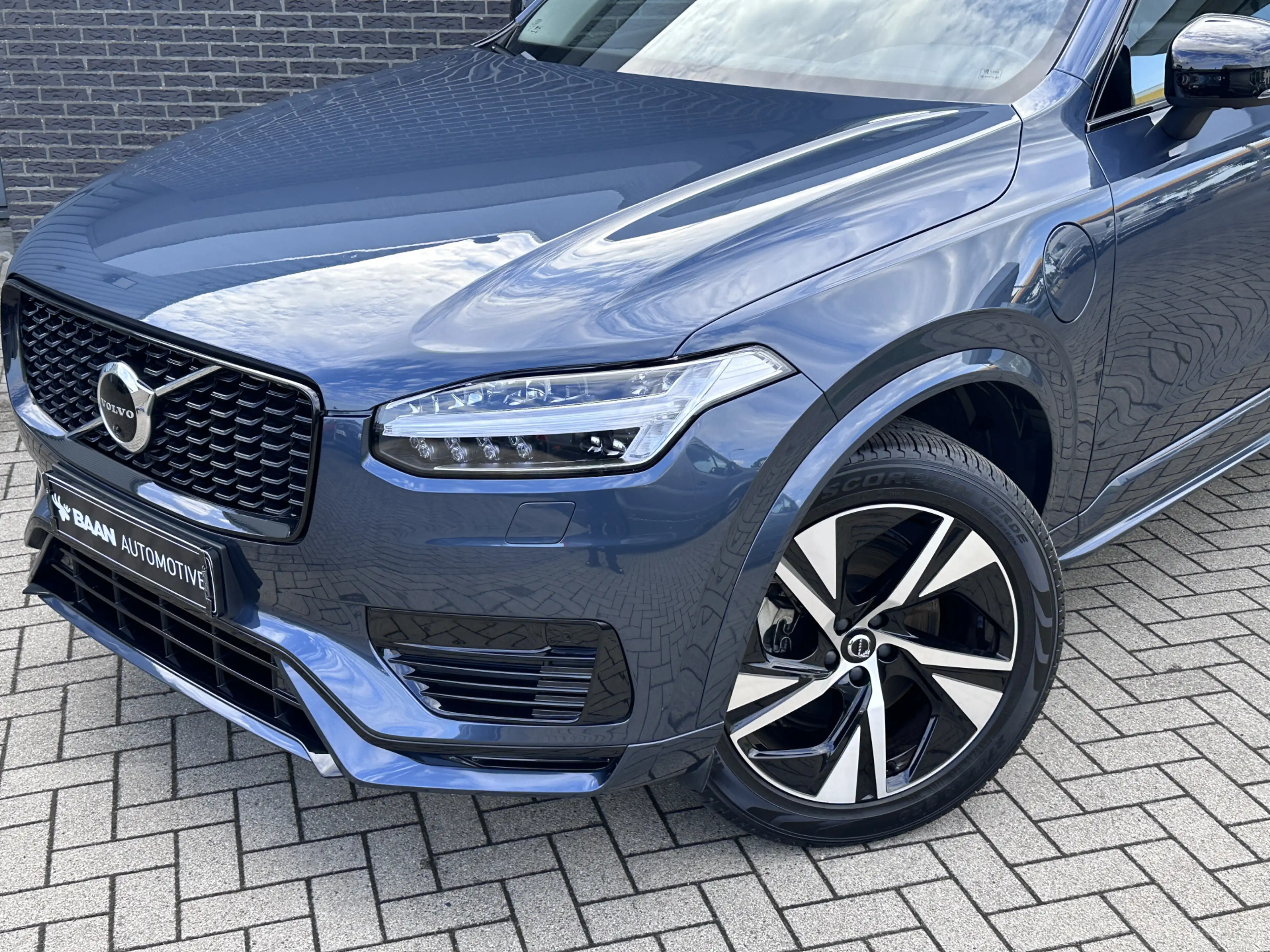 Volvo XC90 2.0 T8 Recharge AWD R-Design | Panorama | Keyless — photo 15