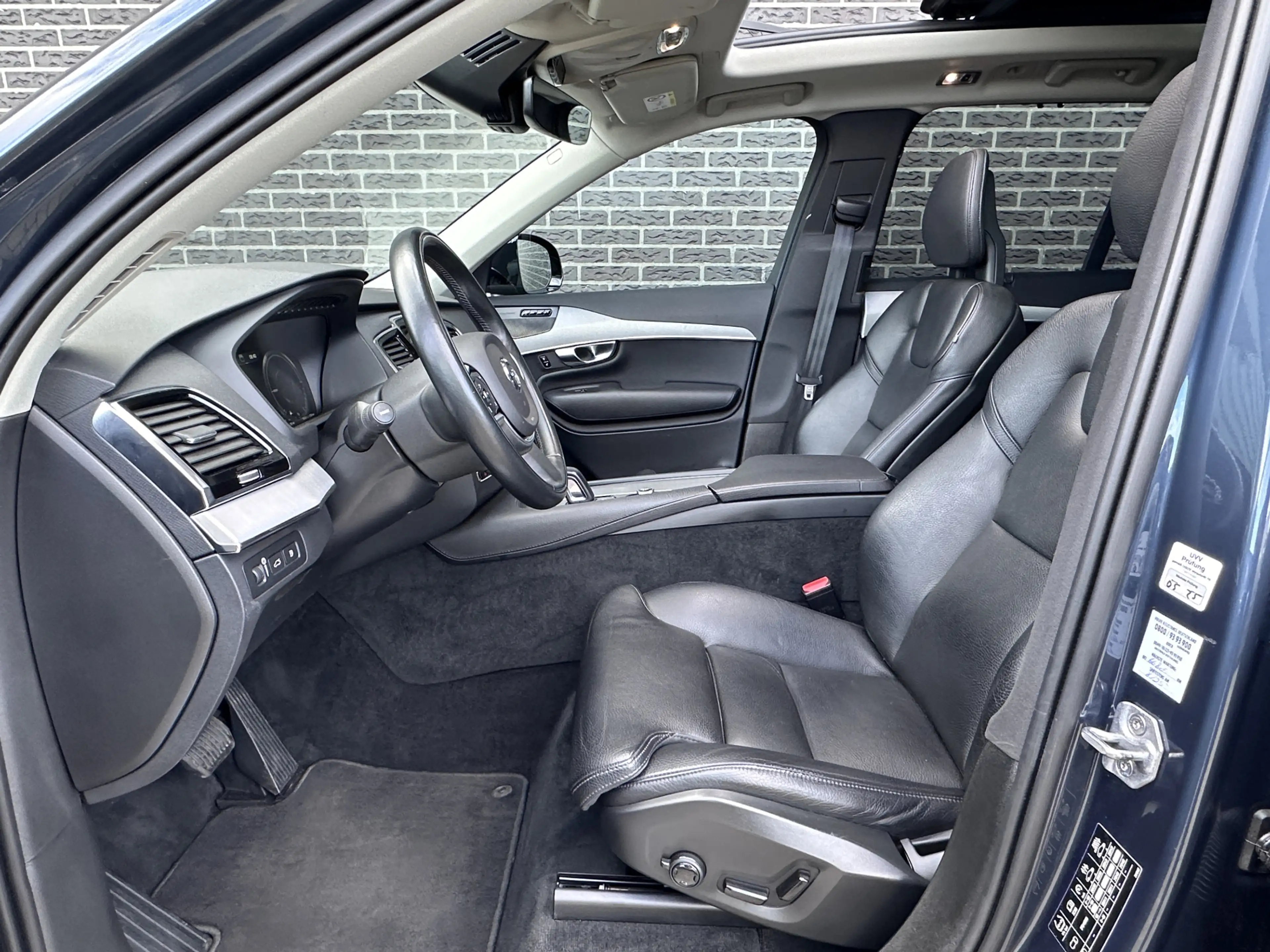 Volvo XC90 2.0 T8 Recharge AWD R-Design | Panorama | Keyless — photo 12