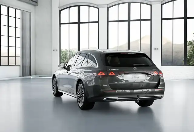 Mercedes-Benz E 300 de 4MATIC T-Modell mit EQ Hybrid Technologie Ansicht 16