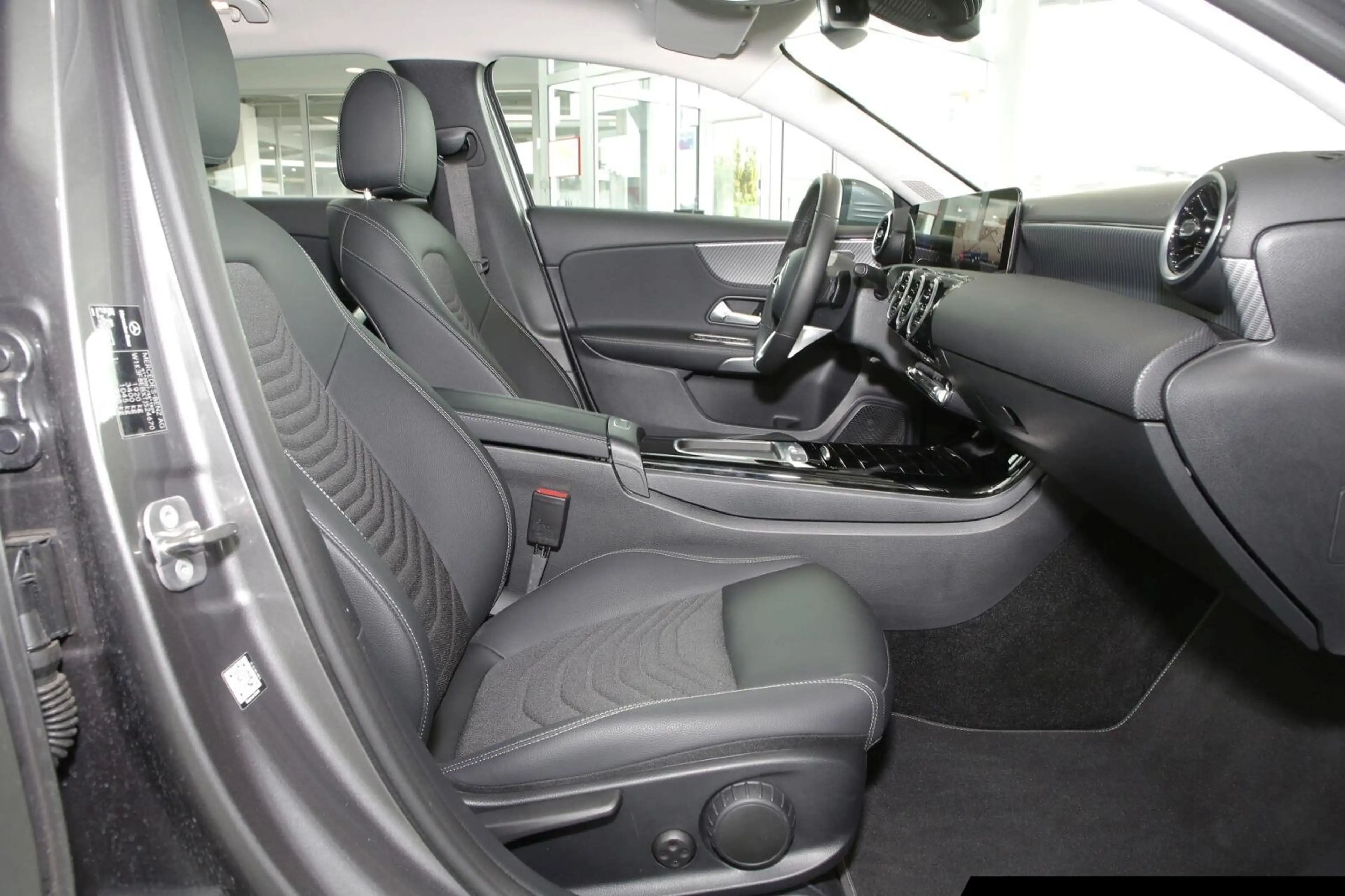 Mercedes-Benz A 180 A 180 Progressive/Autom./Winter-Pak./Fernl.-Ass. — photo 6