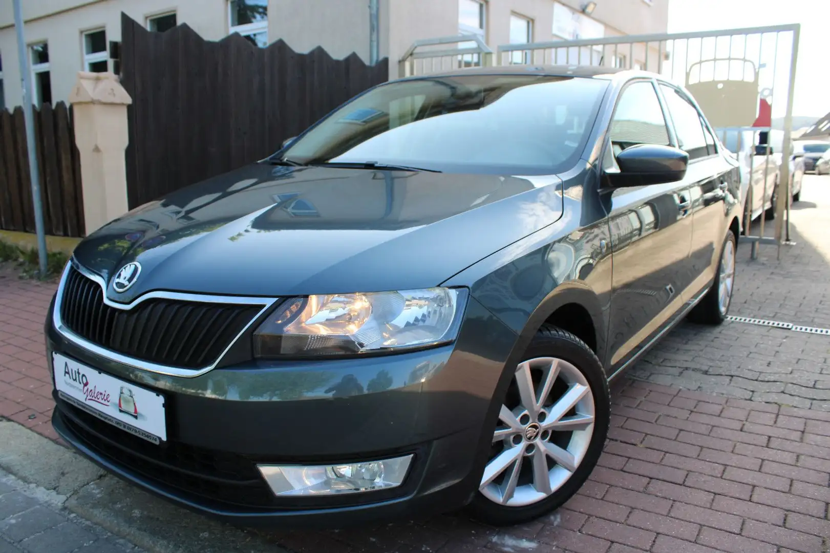 Skoda Rapid/Spaceback Drive|TÜV/AU NEU|Klima|Navi Grau - 1