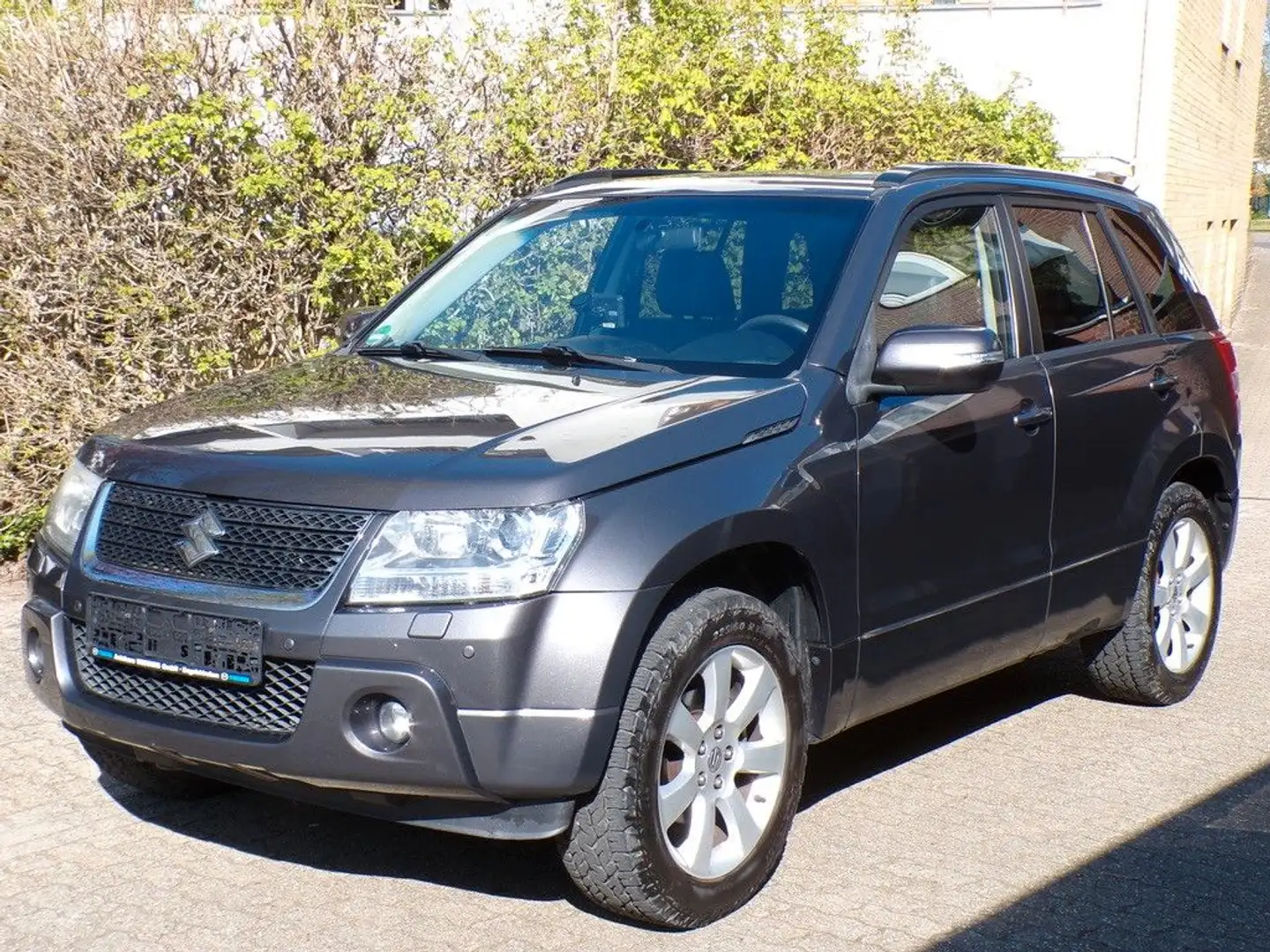 Suzuki Grand Vitara 2.4 AWD Comfort+Aut/Pano/Navi/Leder Szürke - 1