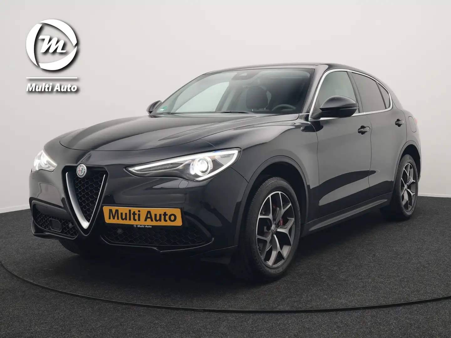 Alfa Romeo Stelvio 2.0 T AWD B-Tech Business Edition Automaat 200pk | Zwart - 1